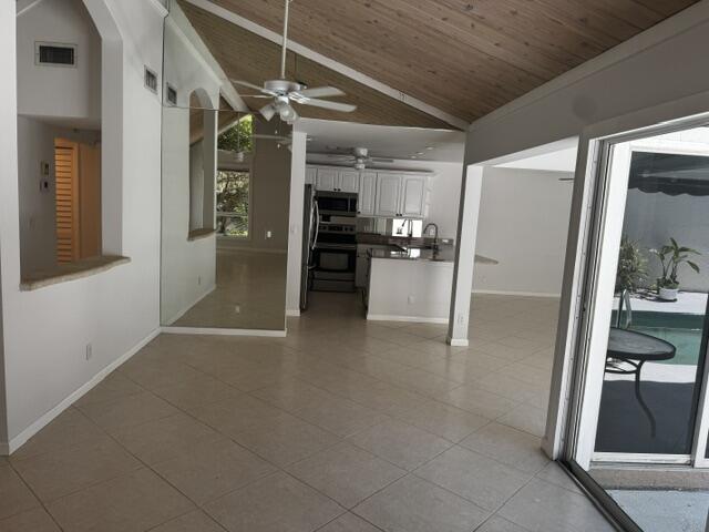 112 E Coral Fish Lane Property Photo 17
