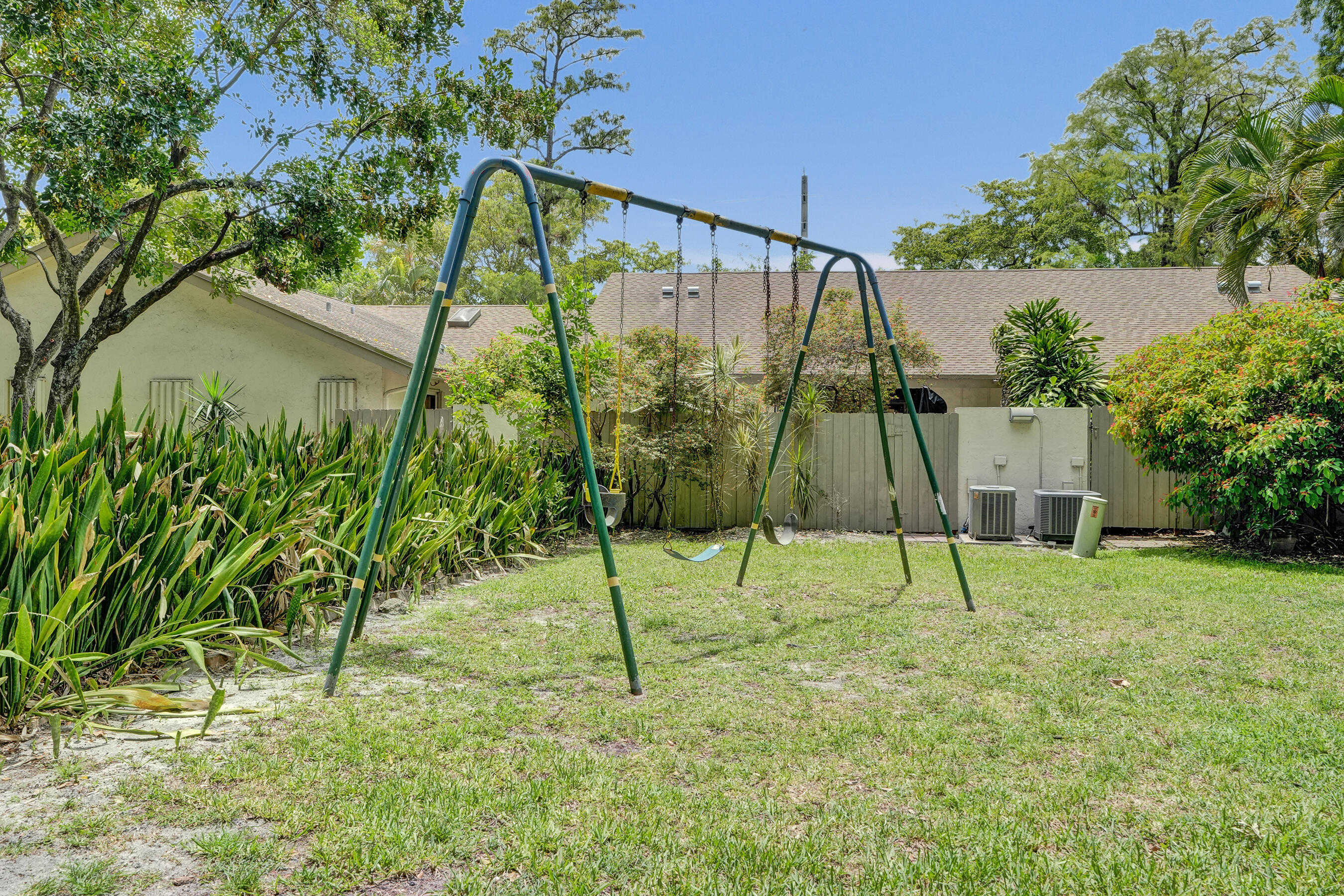 3028 S Oakland Forest Drive 3204 Property Photo 17