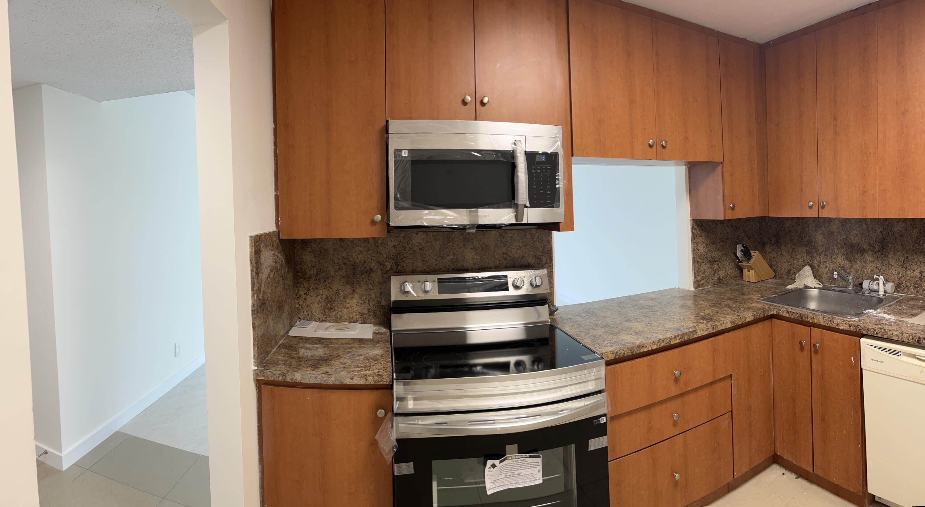 1801 S Ocean Drive 633 Property Photo 6