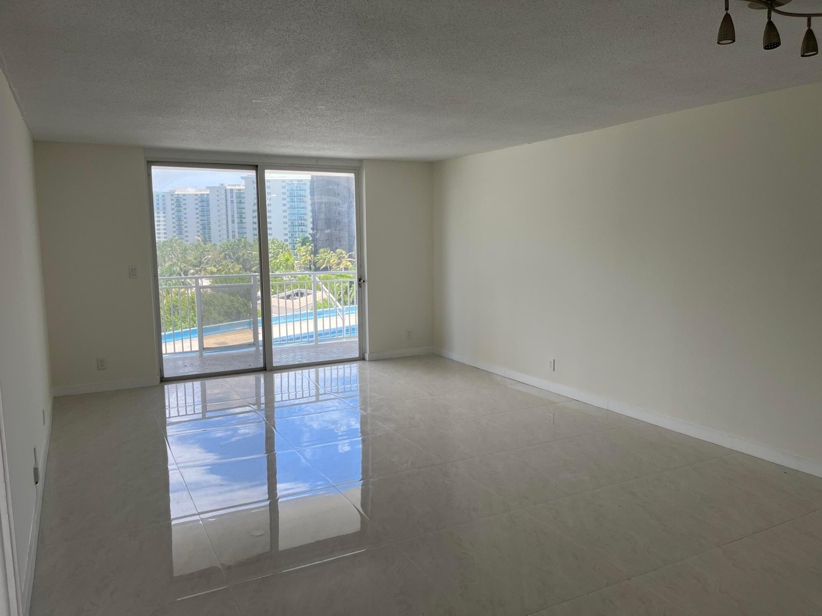 1801 S Ocean Drive 633 Property Photo 7