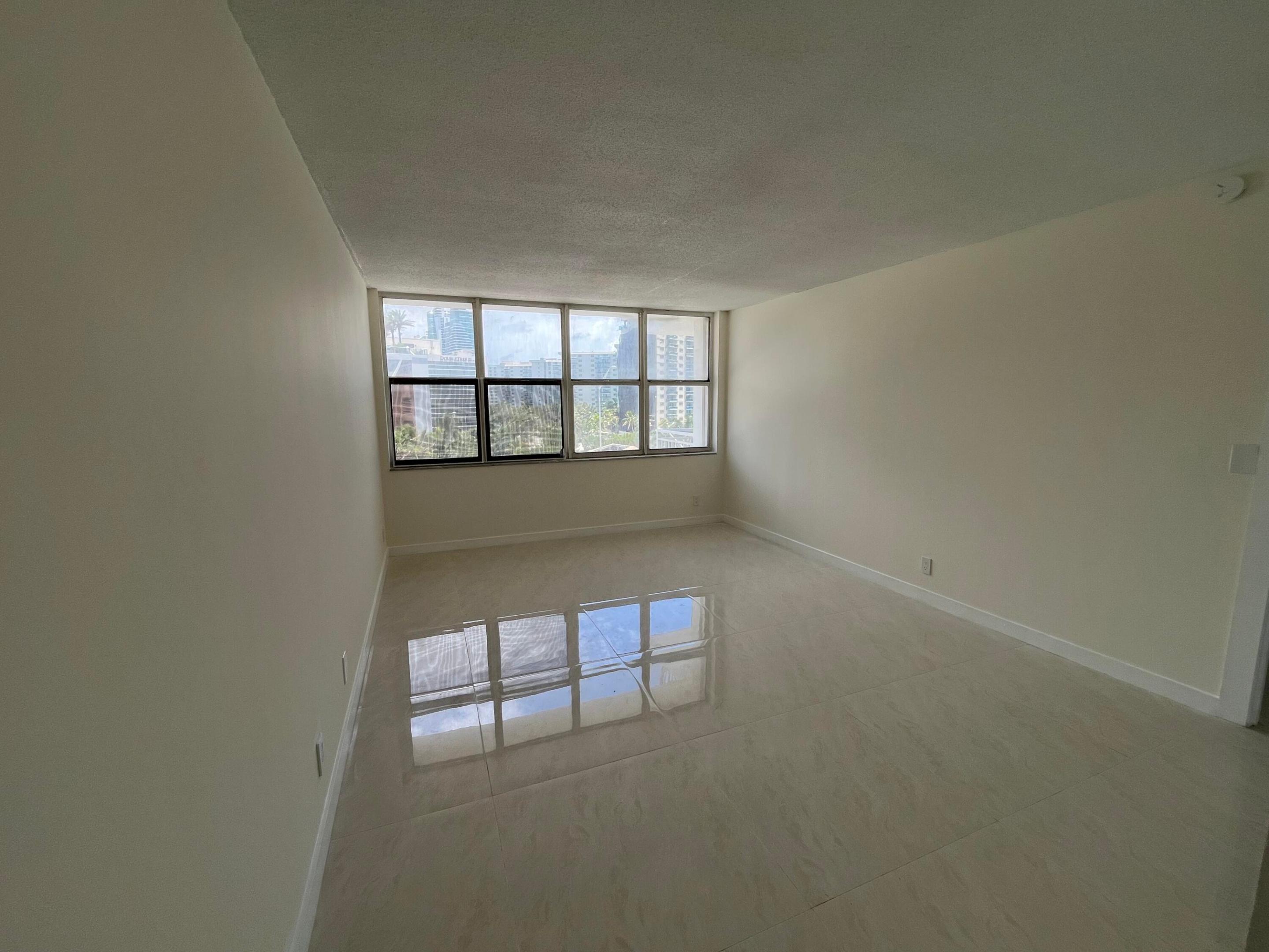 1801 S Ocean Drive 633 Property Photo 8