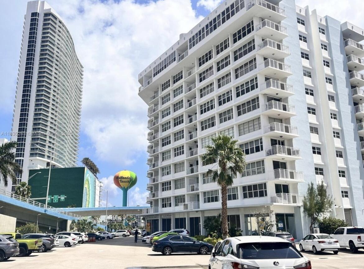 1801 S Ocean Drive 633 Property Photo 10