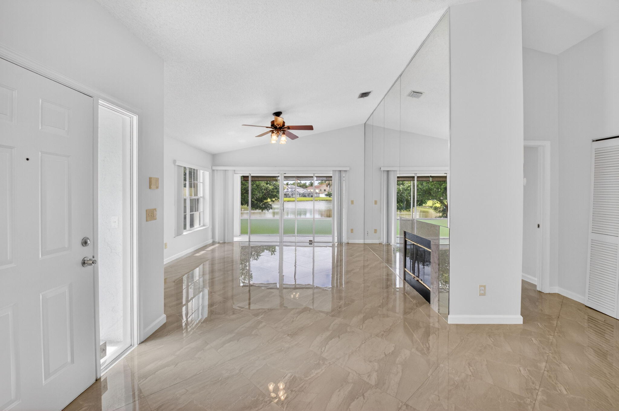 6413 Lansdowne Circle Property Photo 7