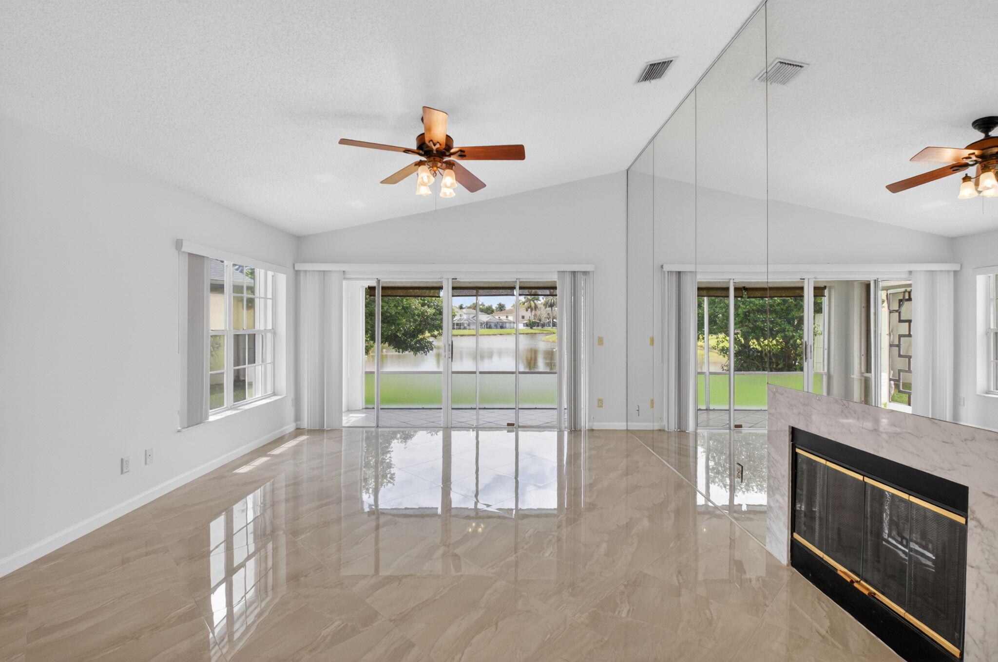 6413 Lansdowne Circle Property Photo 8