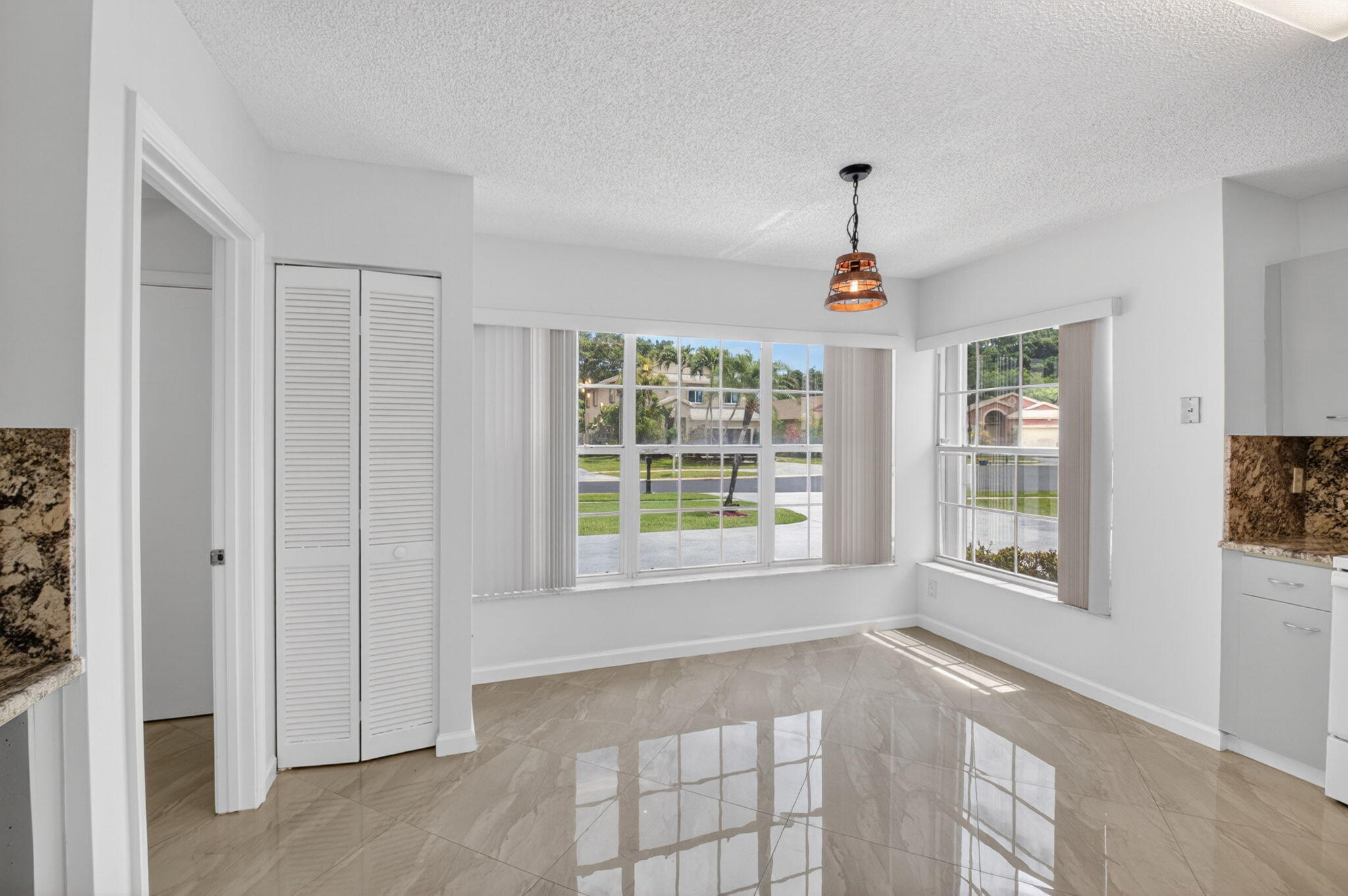 6413 Lansdowne Circle Property Photo 18