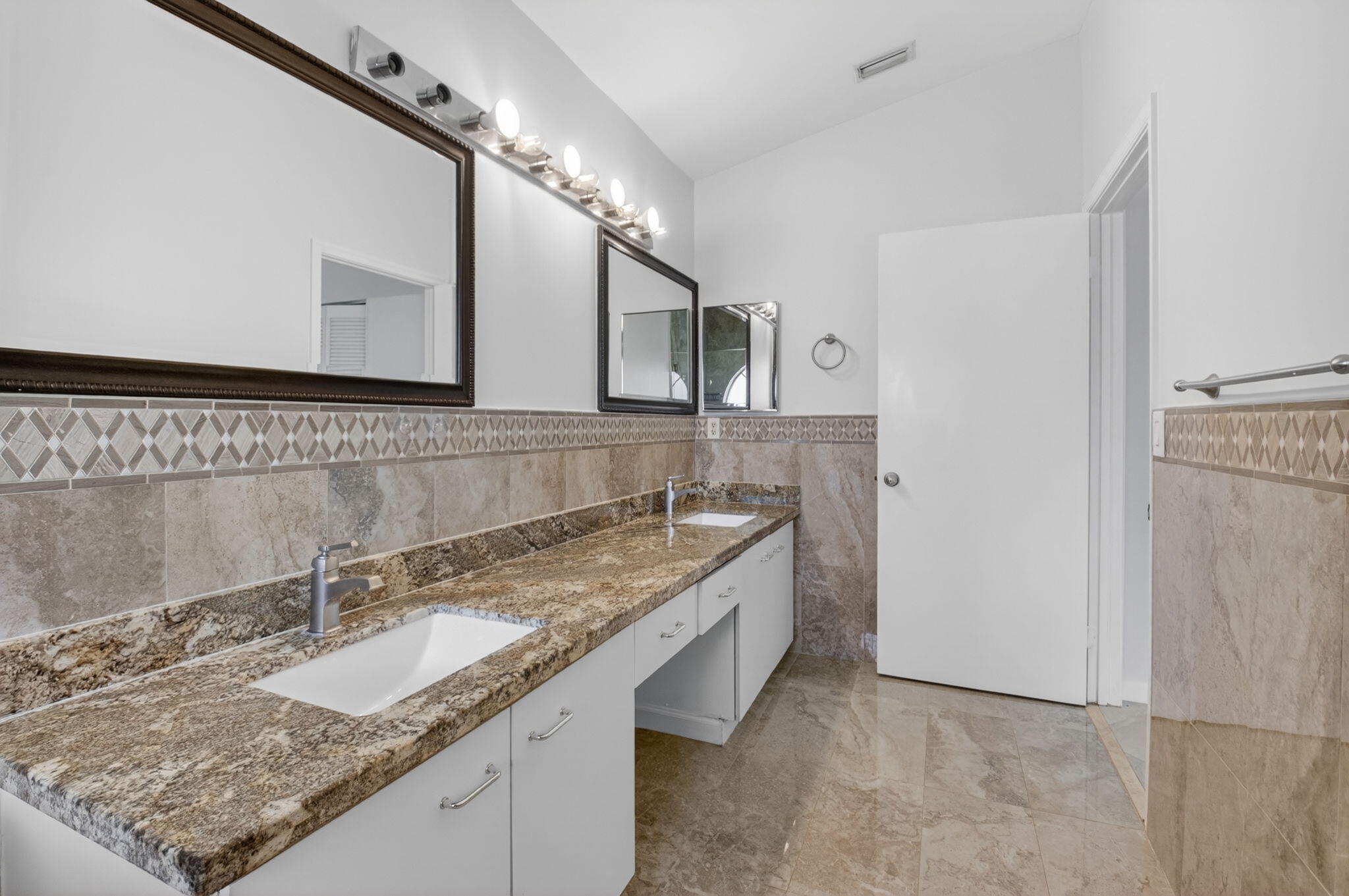 6413 Lansdowne Circle Property Photo 34