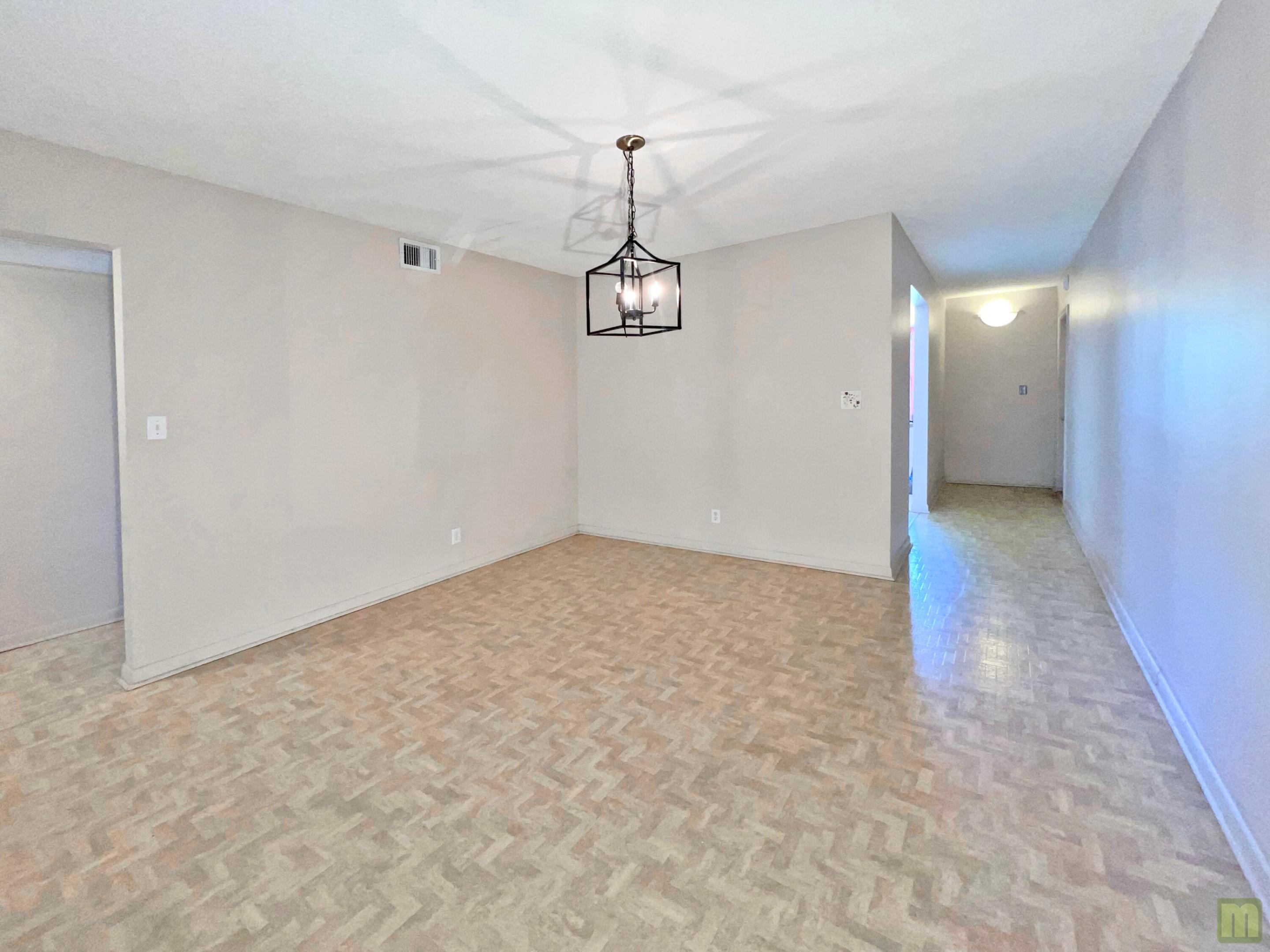 1901 Bermuda Circle M2 Property Photo 10