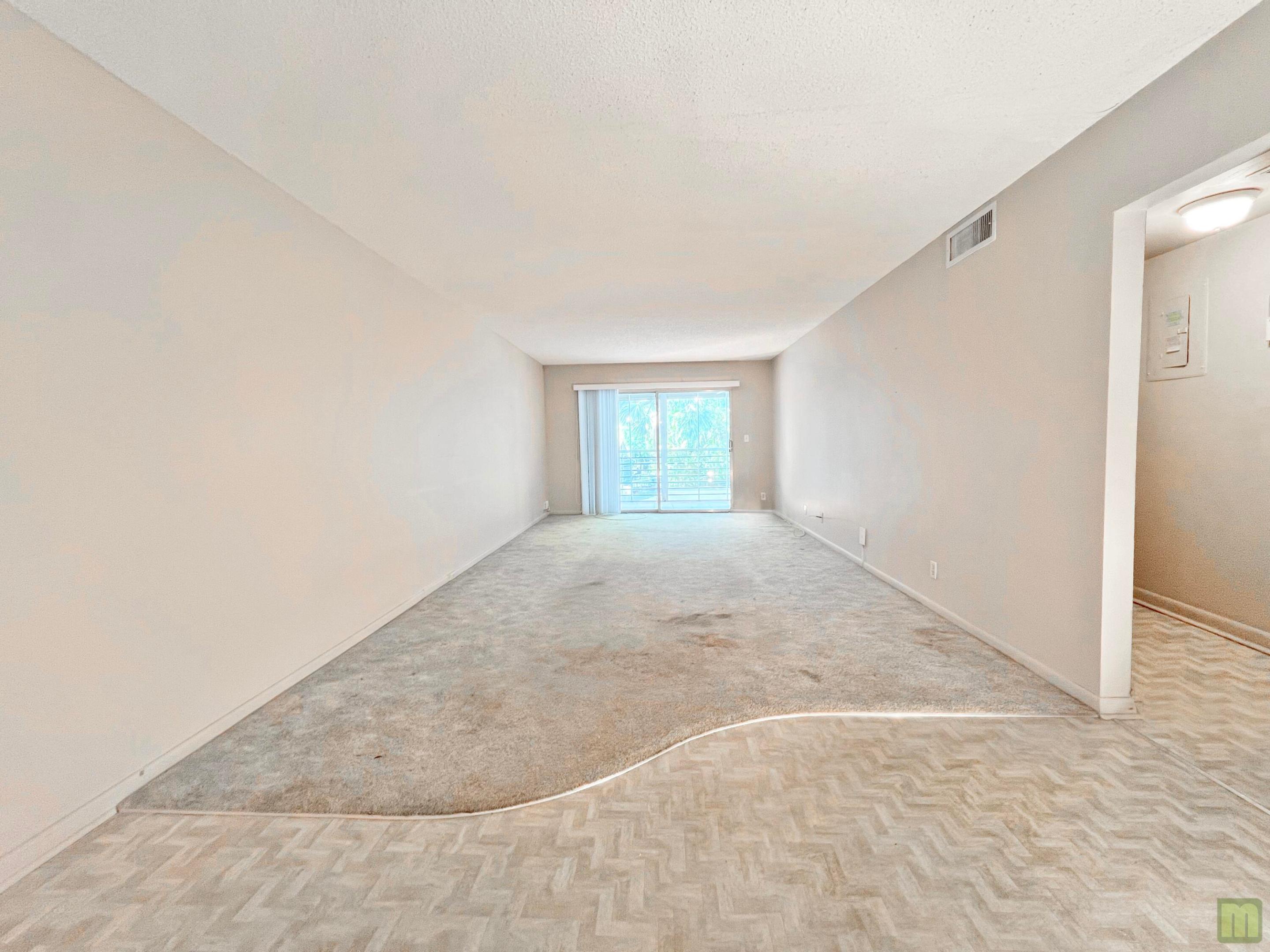 1901 Bermuda Circle M2 Property Photo 12