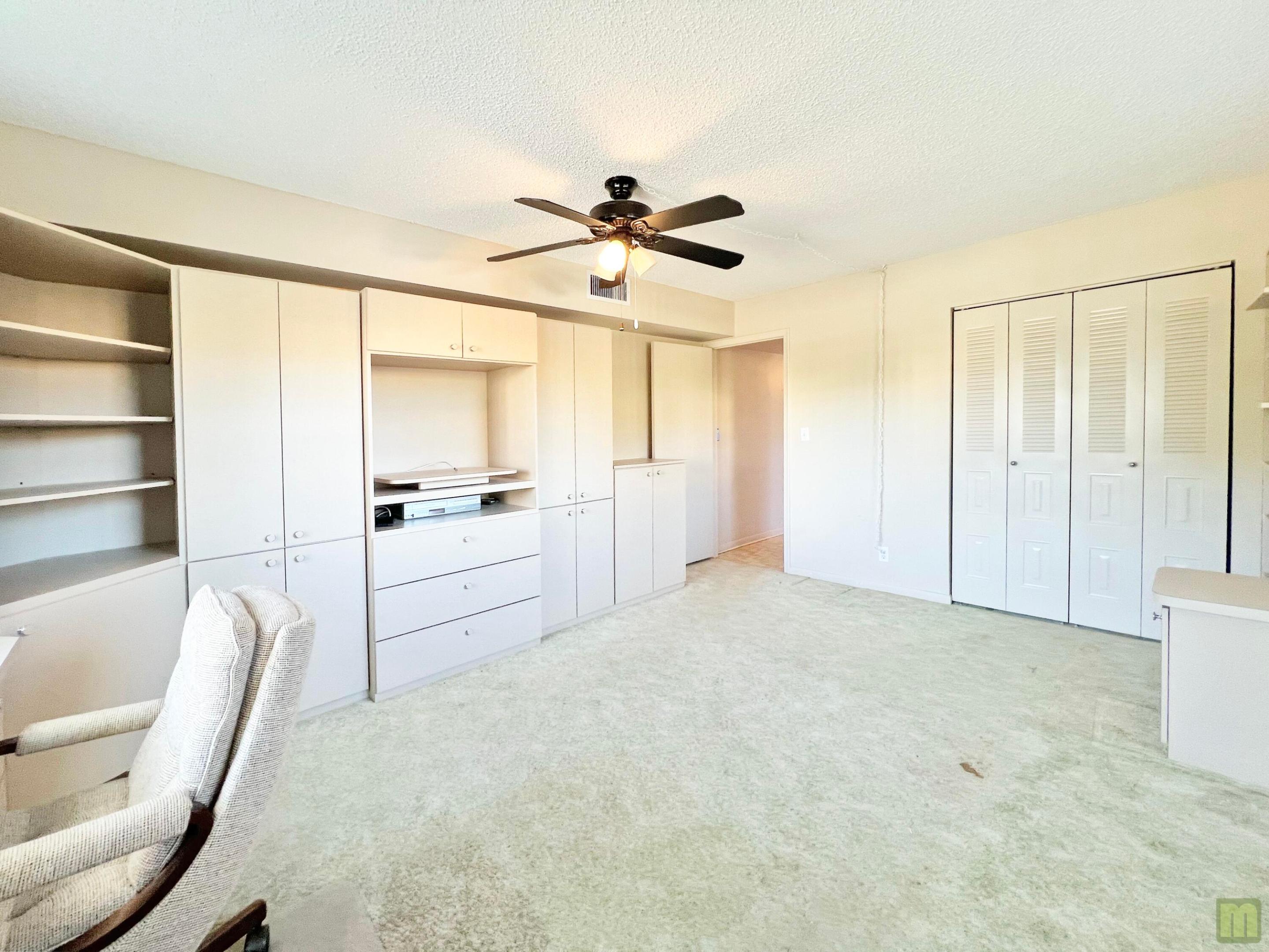 1901 Bermuda Circle M2 Property Photo 26