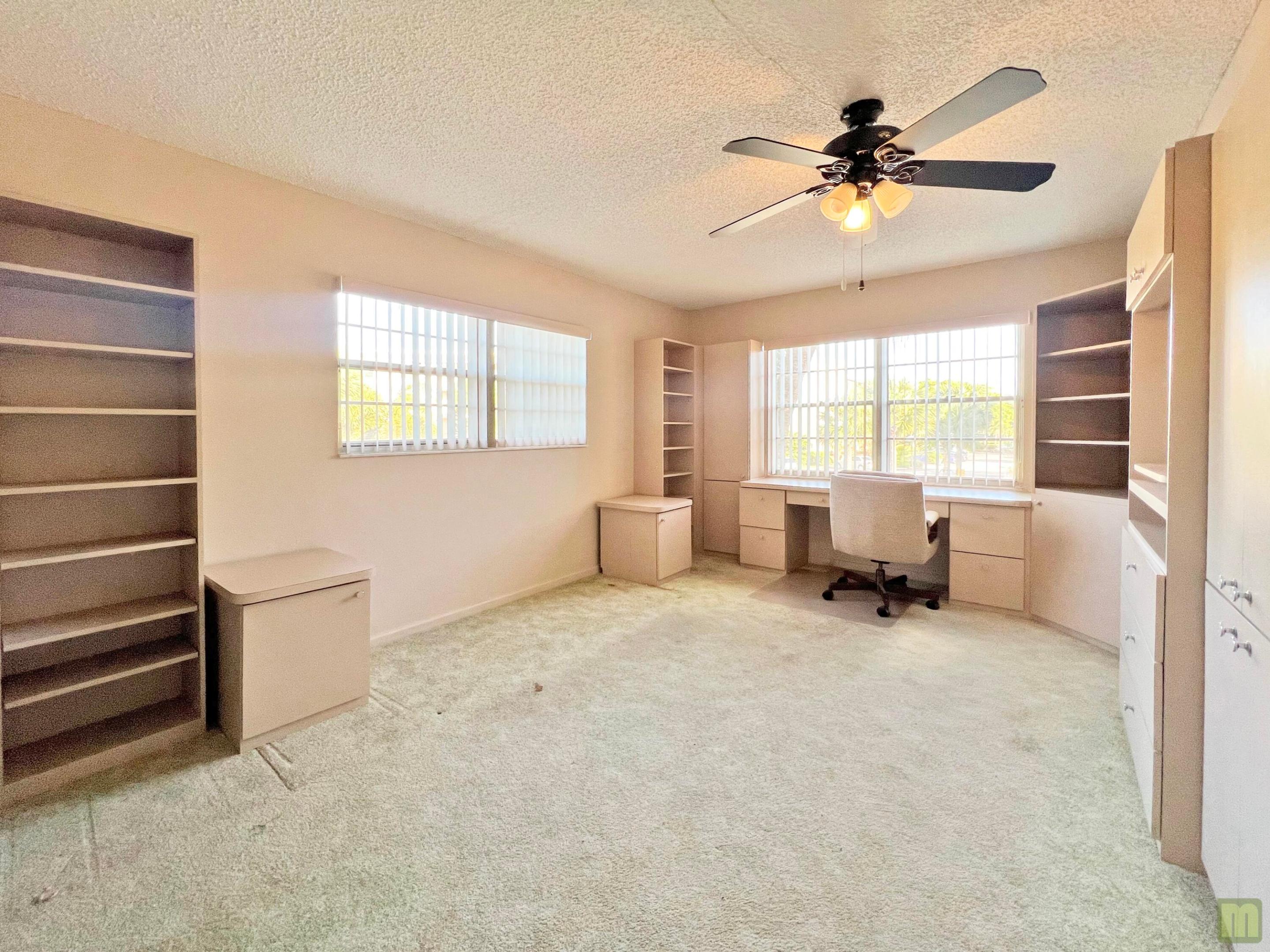 1901 Bermuda Circle M2 Property Photo 28