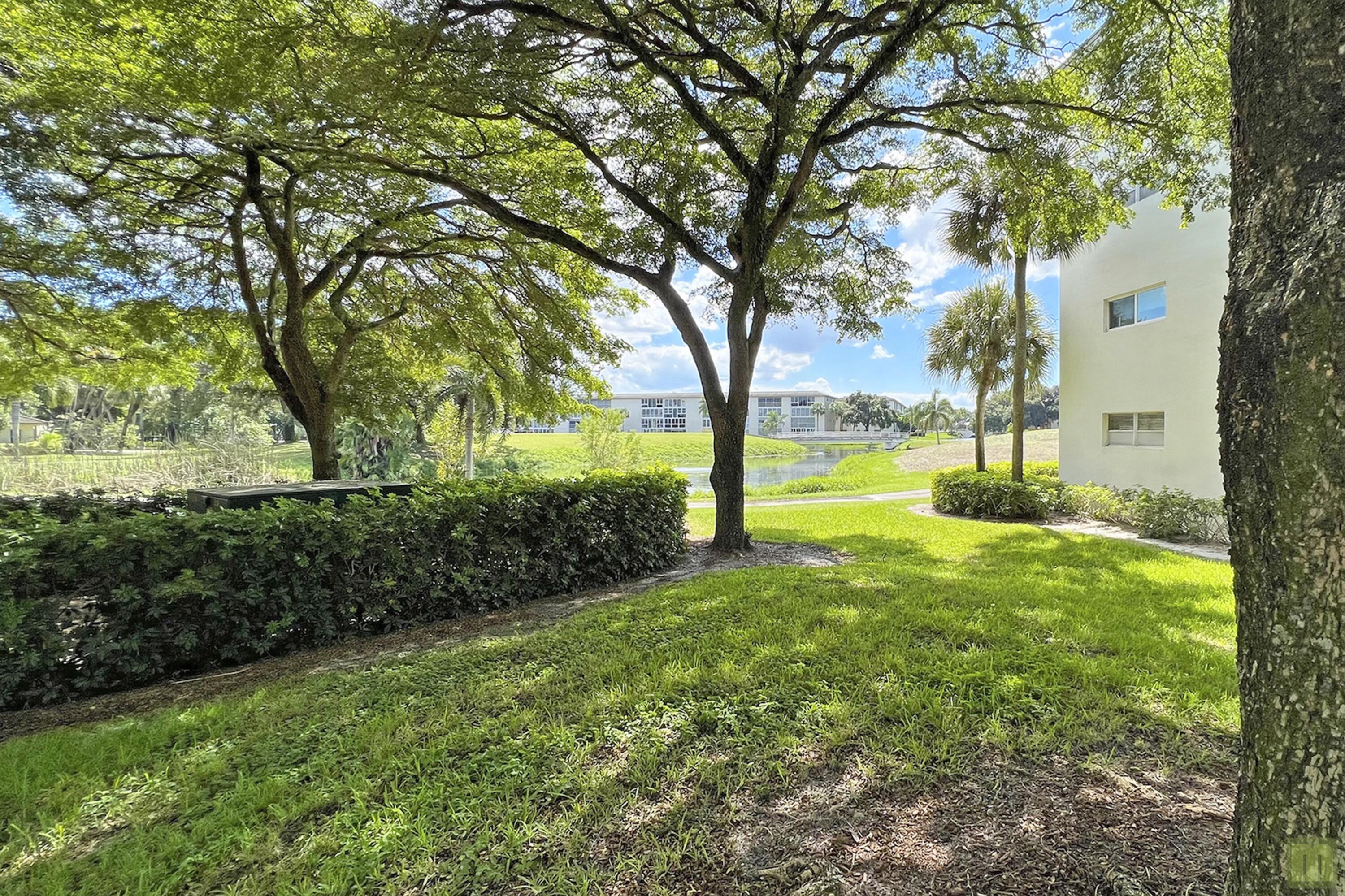 1901 Bermuda Circle M2 Property Photo 43