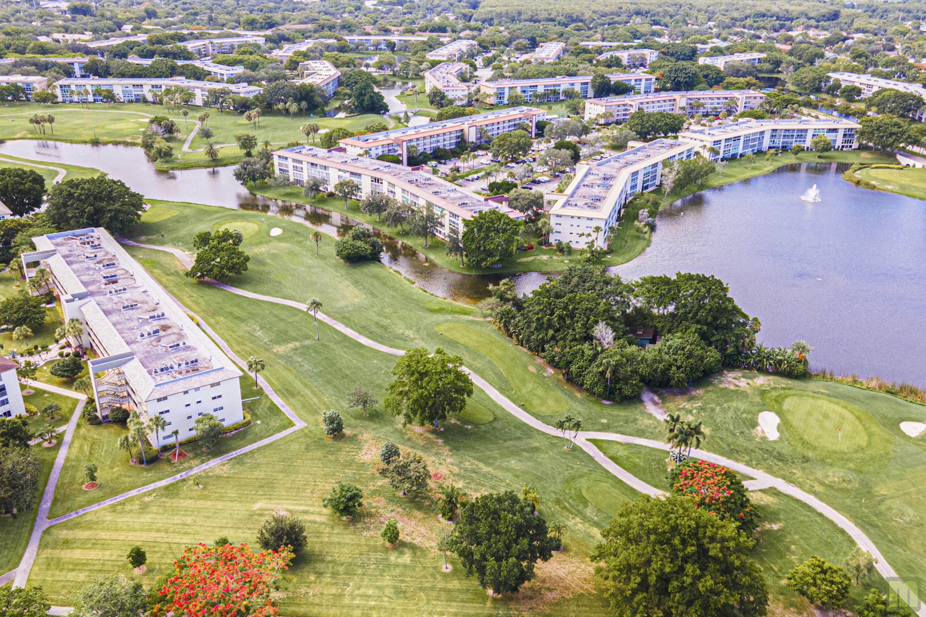 1901 Bermuda Circle M2 Property Photo 50