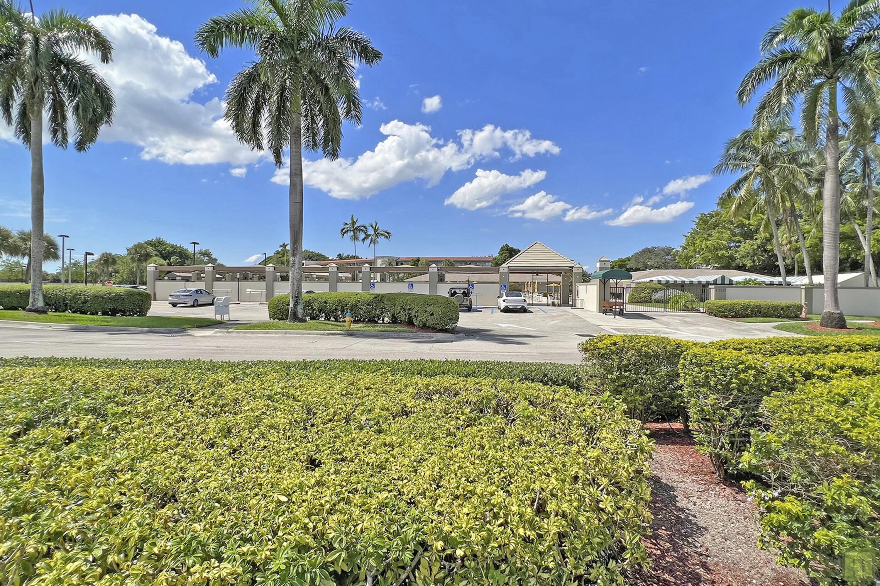 1901 Bermuda Circle M2 Property Photo 51