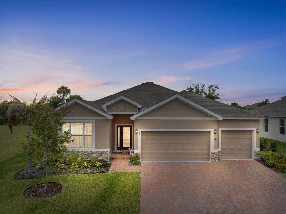 31 52nd Square Property Photo 1