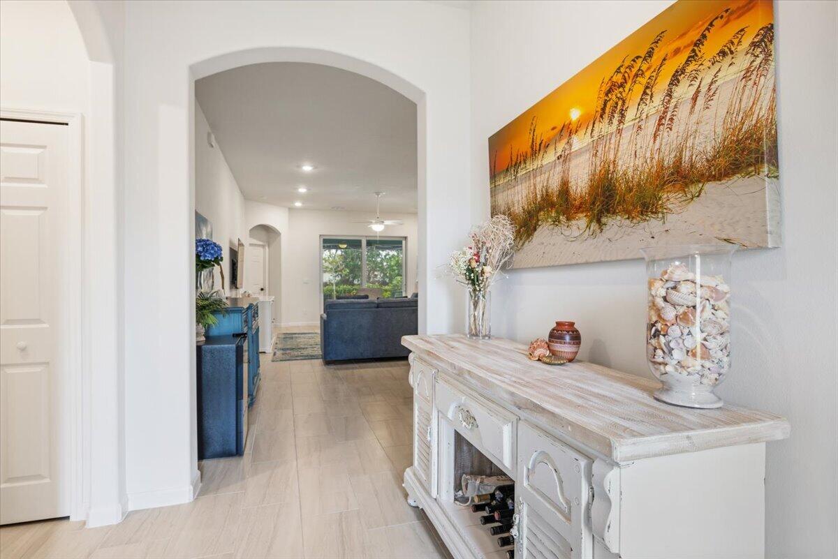 31 52nd Square Property Photo 8
