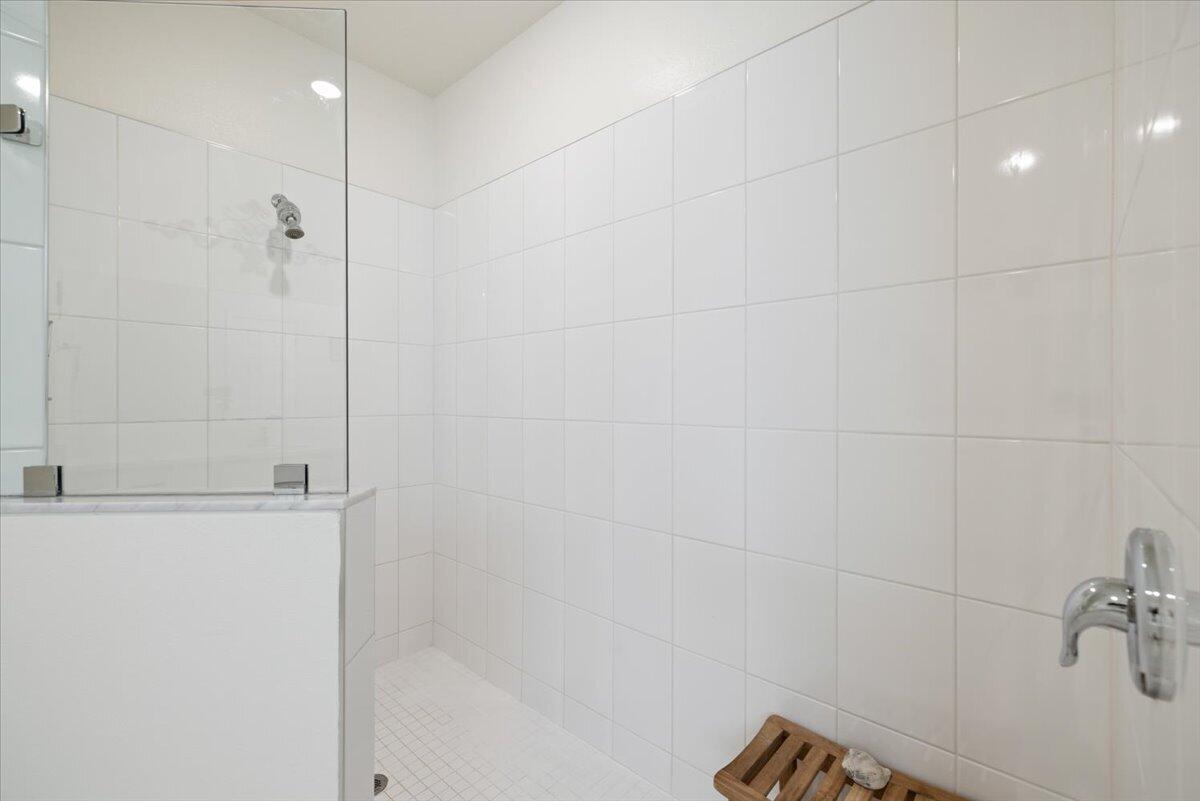 31 52nd Square Property Photo 23