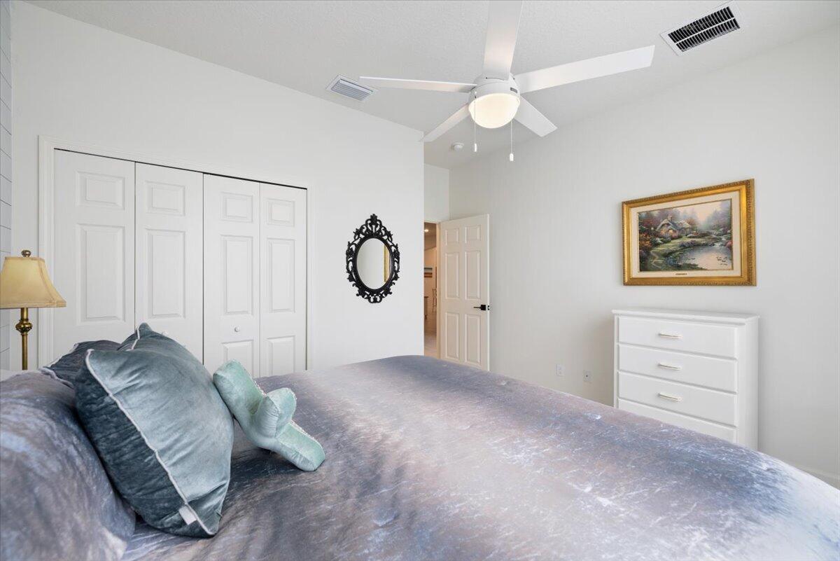 31 52nd Square Property Photo 32