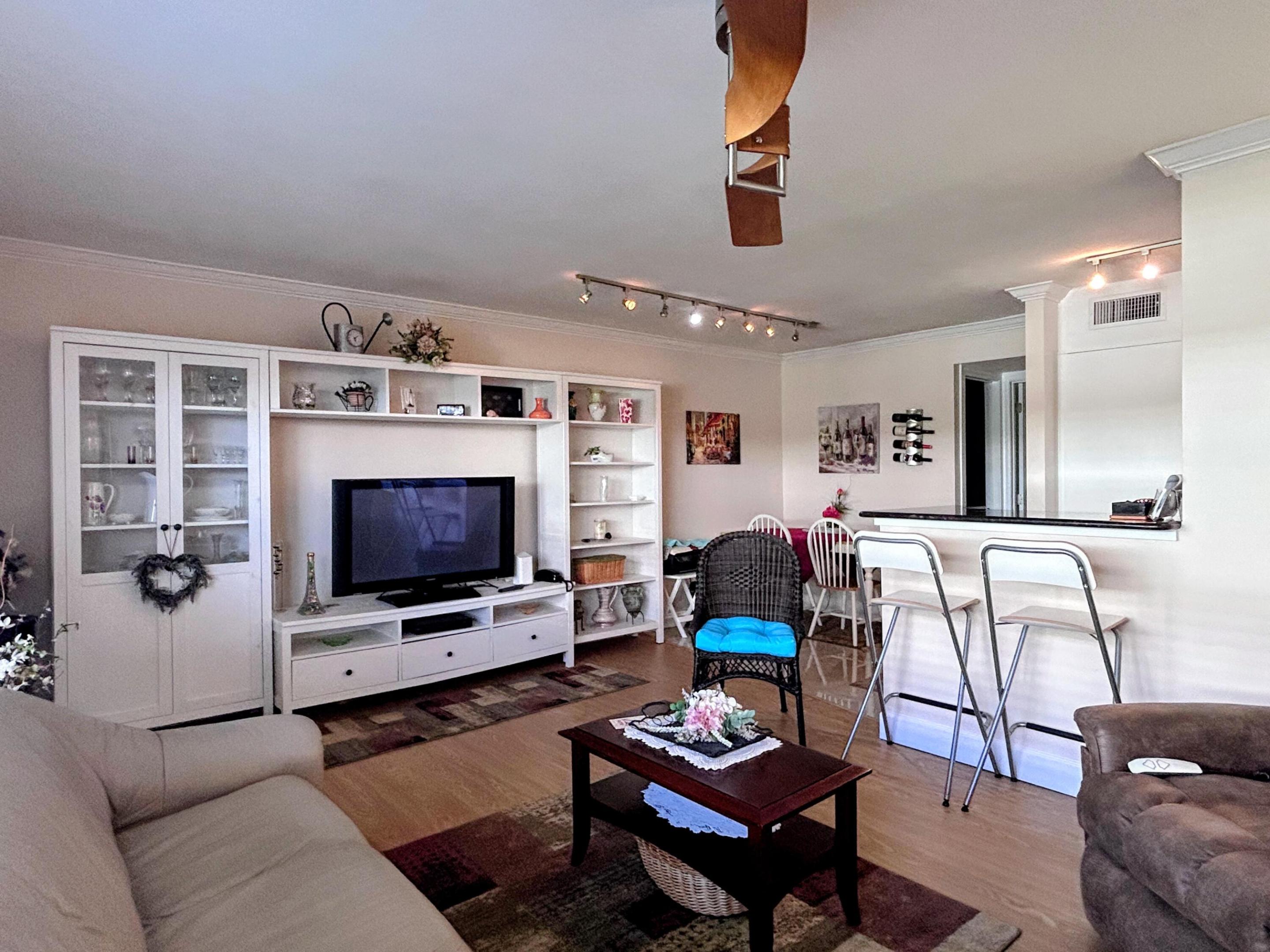638 Snug Harbor Drive E6 Property Photo 6