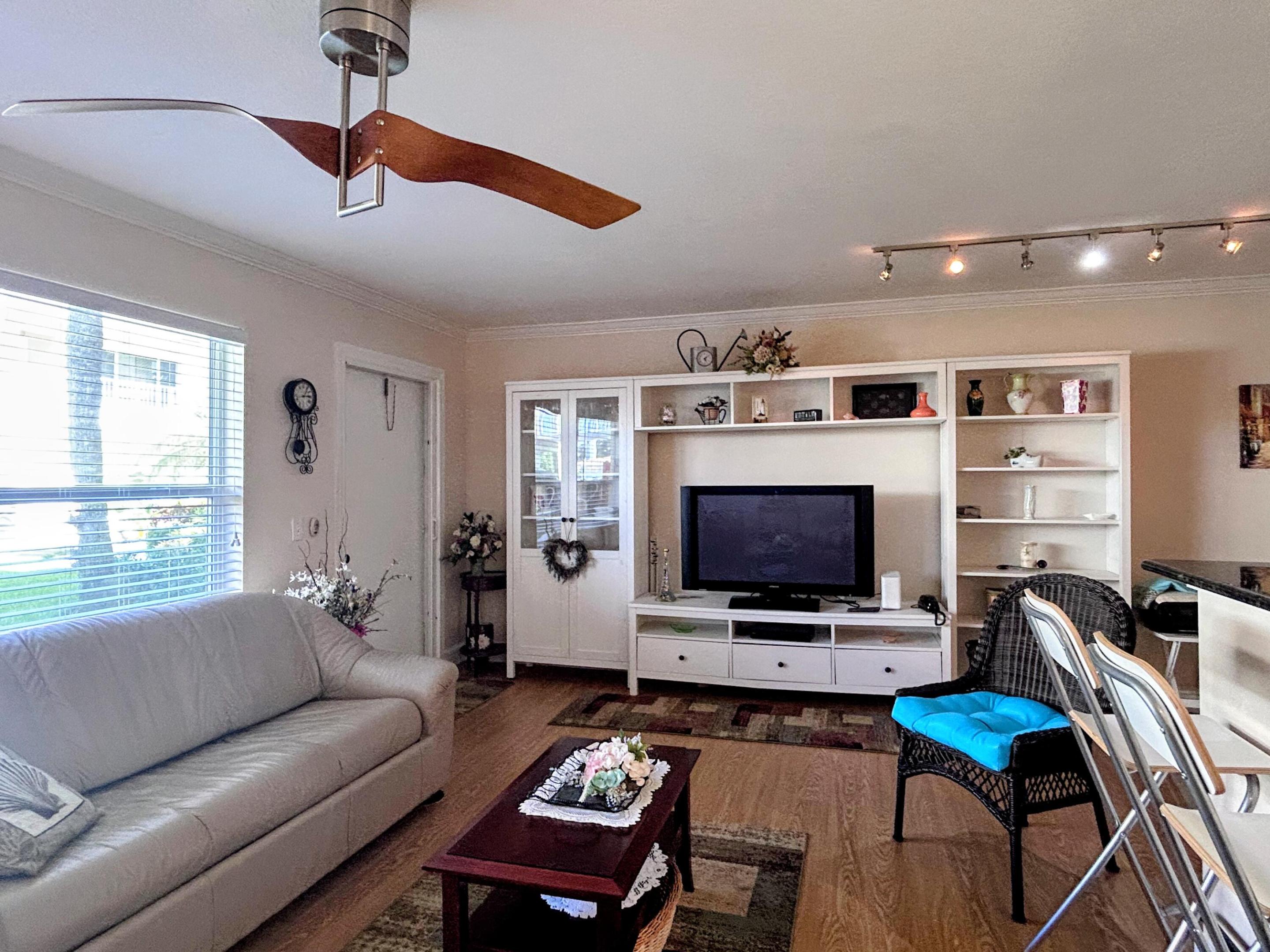 638 Snug Harbor Drive E6 Property Photo 8