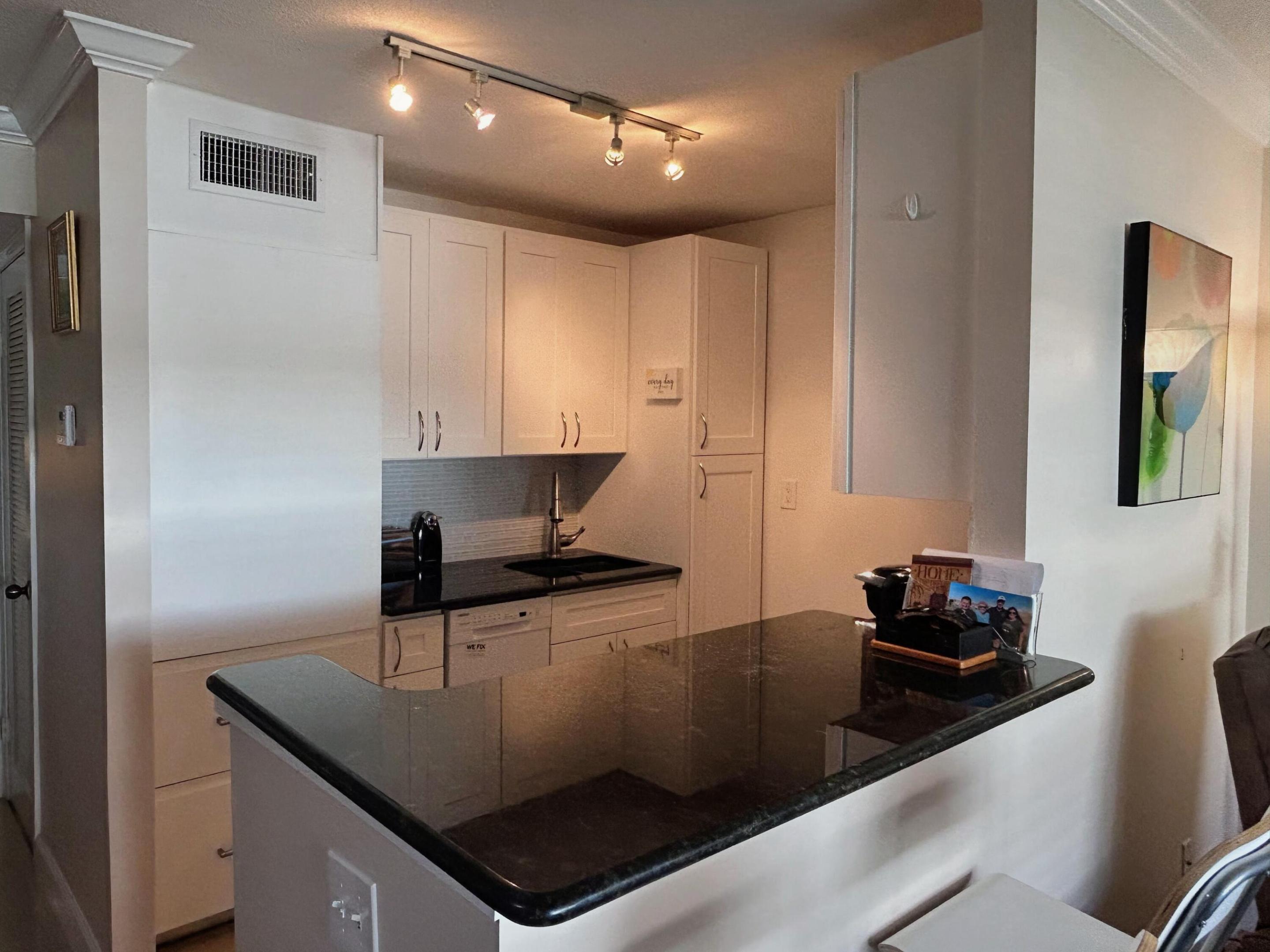 638 Snug Harbor Drive E6 Property Photo 11