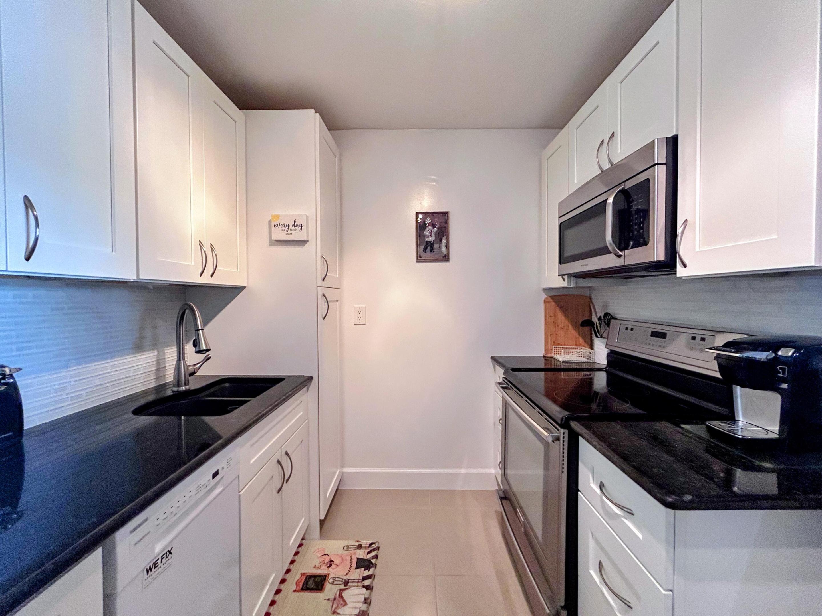 638 Snug Harbor Drive E6 Property Photo 13