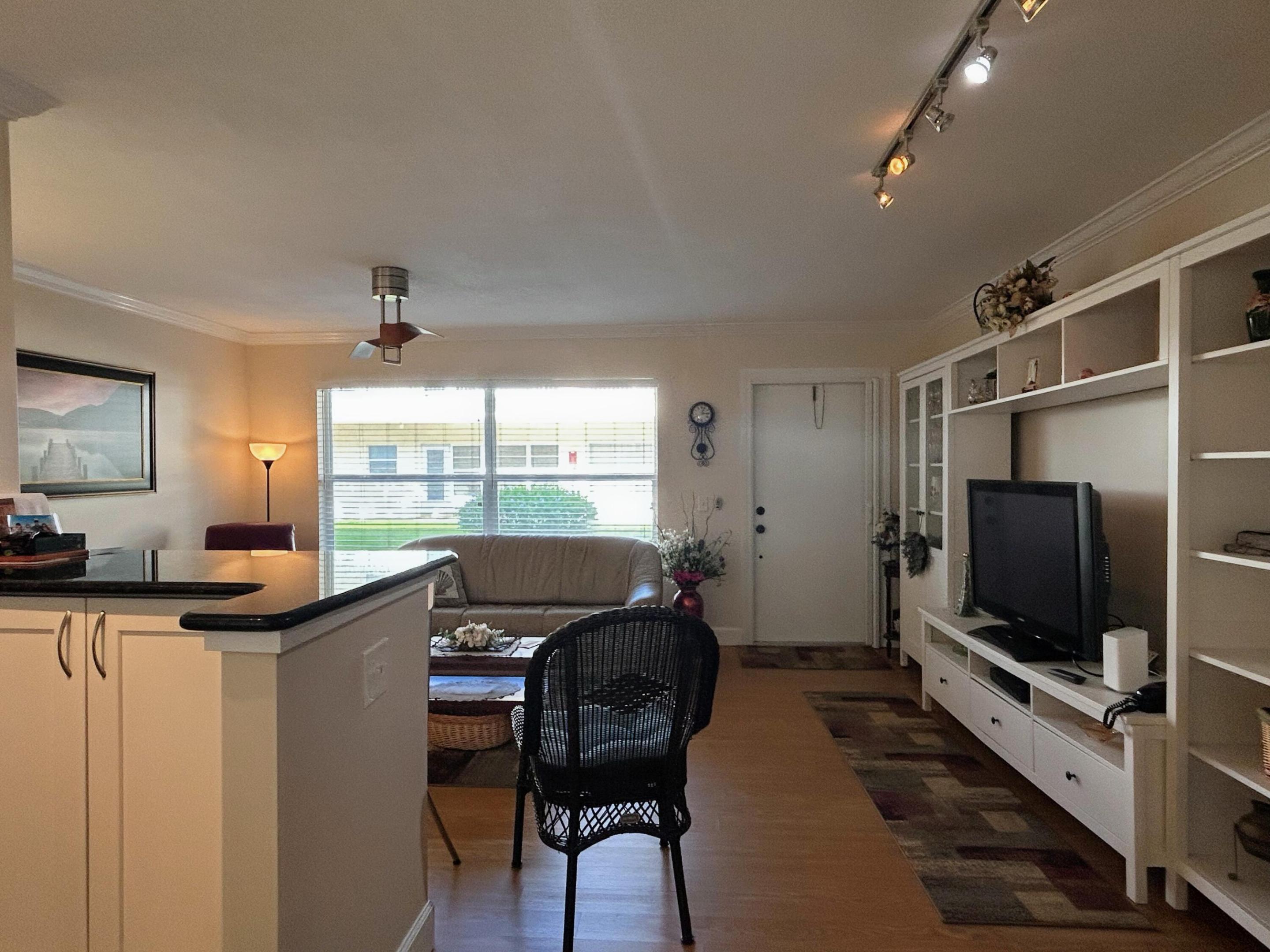 638 Snug Harbor Drive E6 Property Photo 16