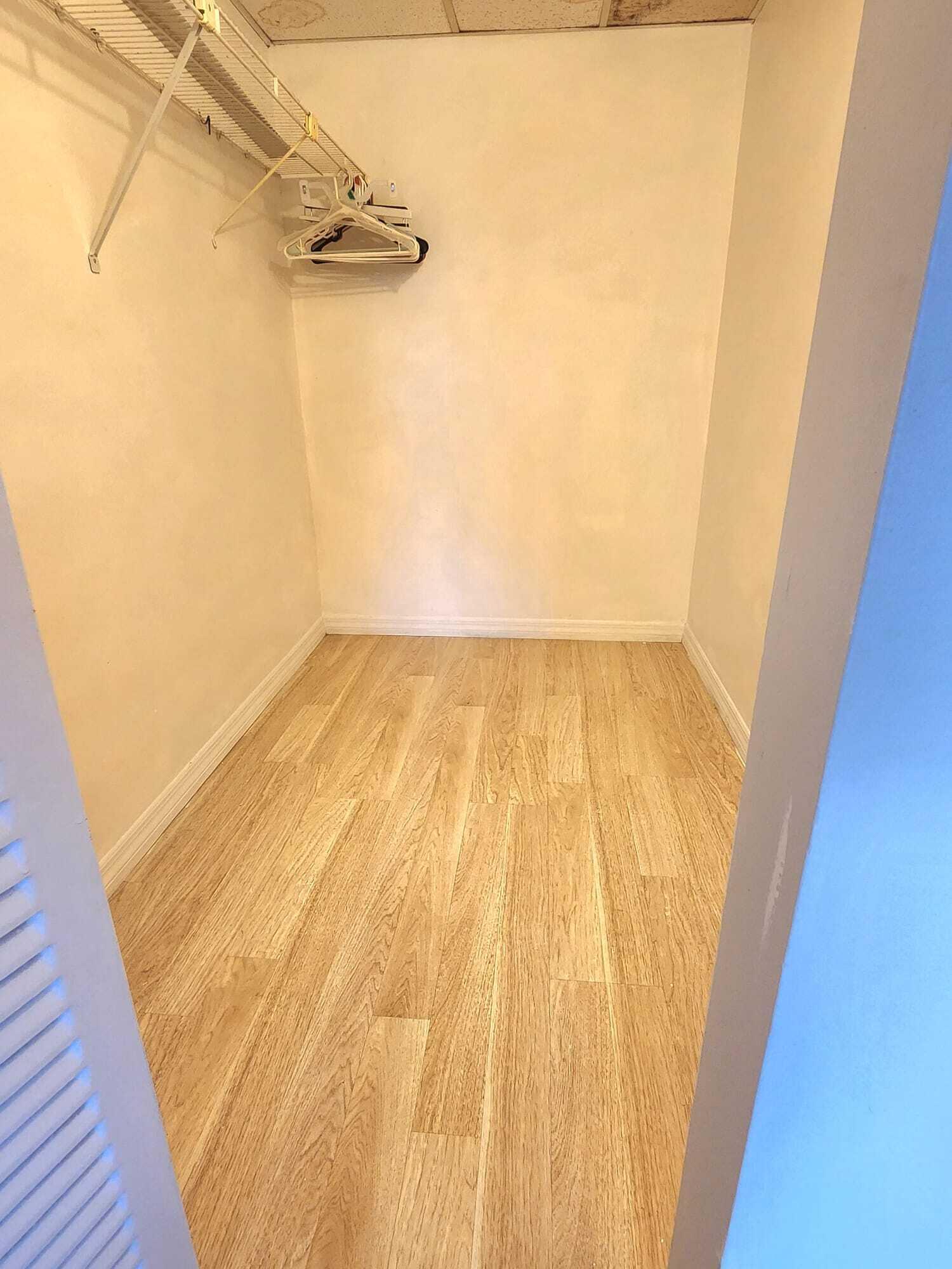 100 Village Green Circle E B212 Property Photo 9