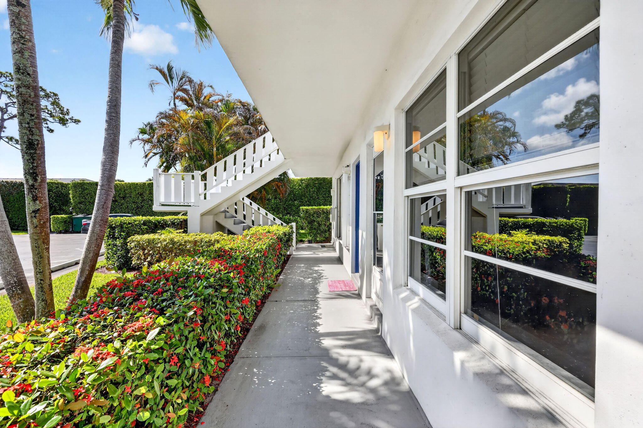 2929 Se Ocean Boulevard M4 Property Photo 3
