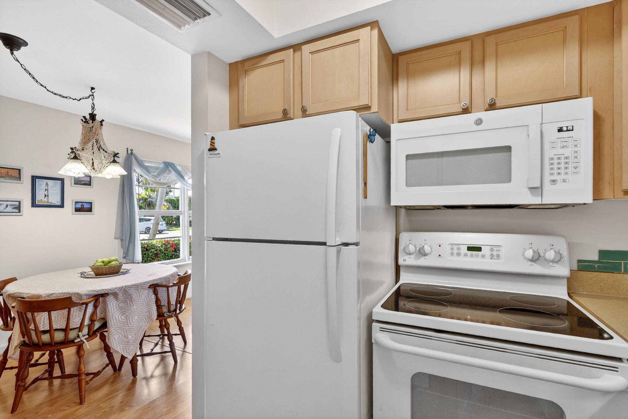 2929 Se Ocean Boulevard M4 Property Photo 14