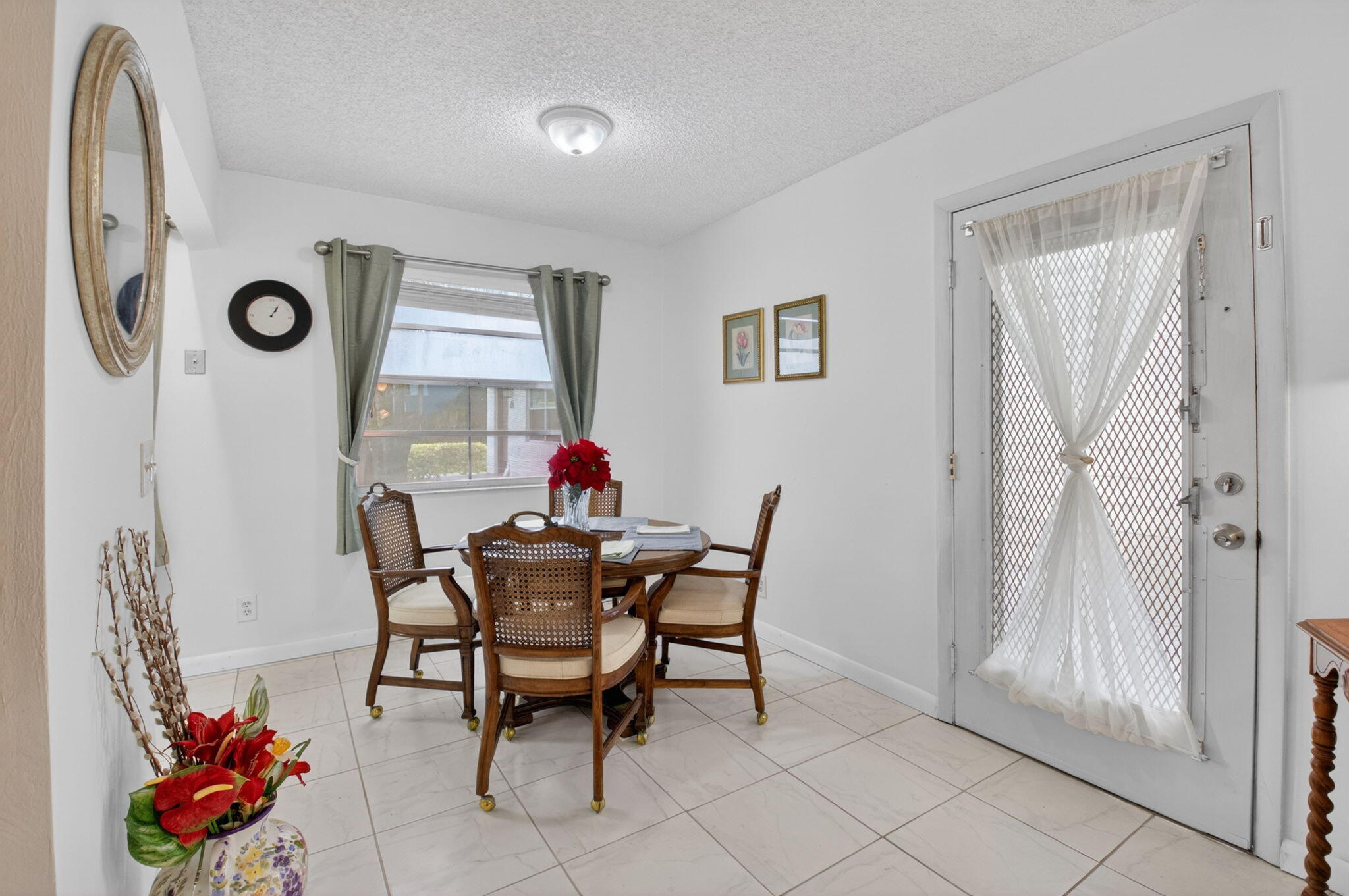 502 Normandy K Property Photo 4