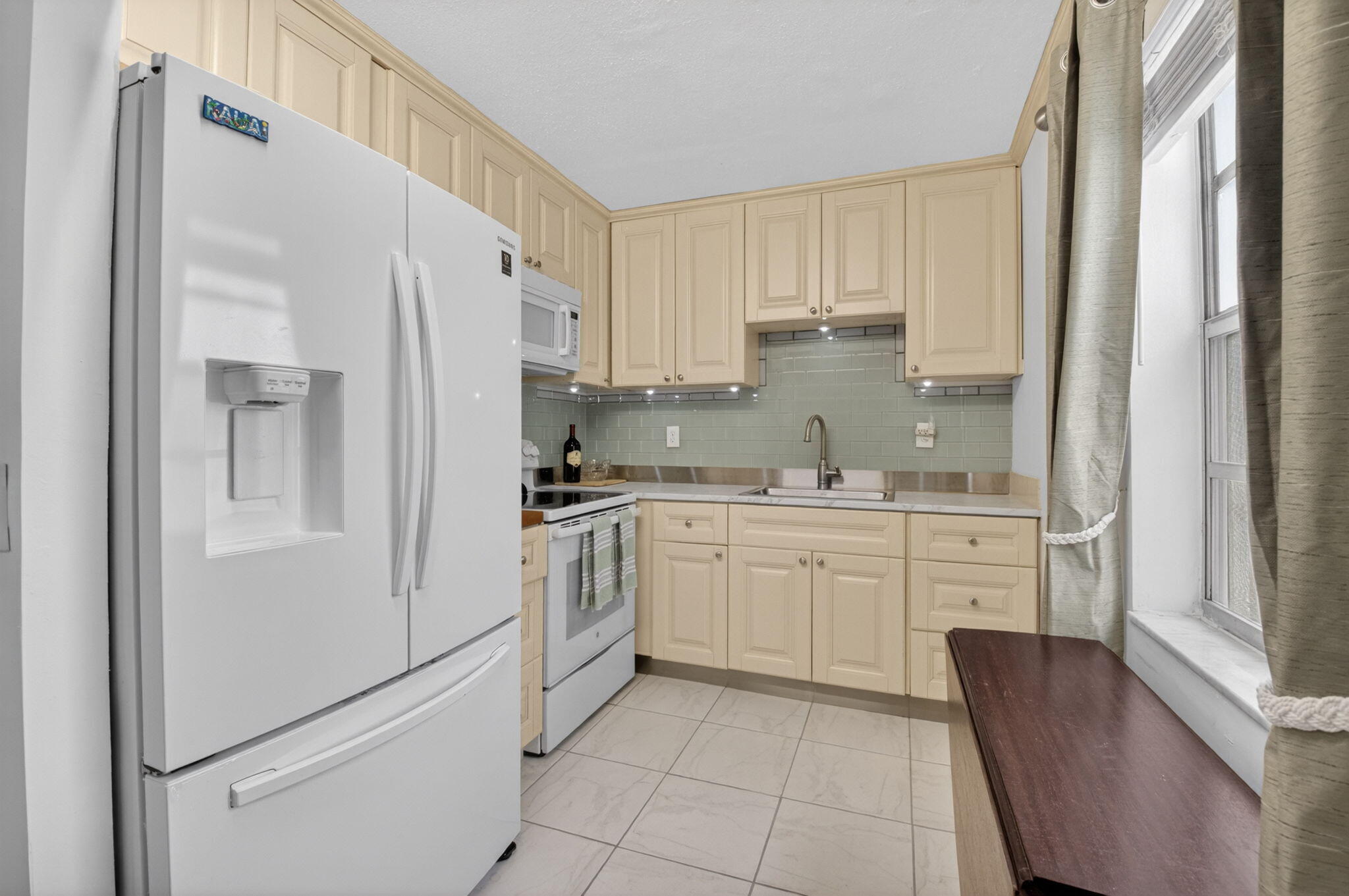 502 Normandy K Property Photo 8