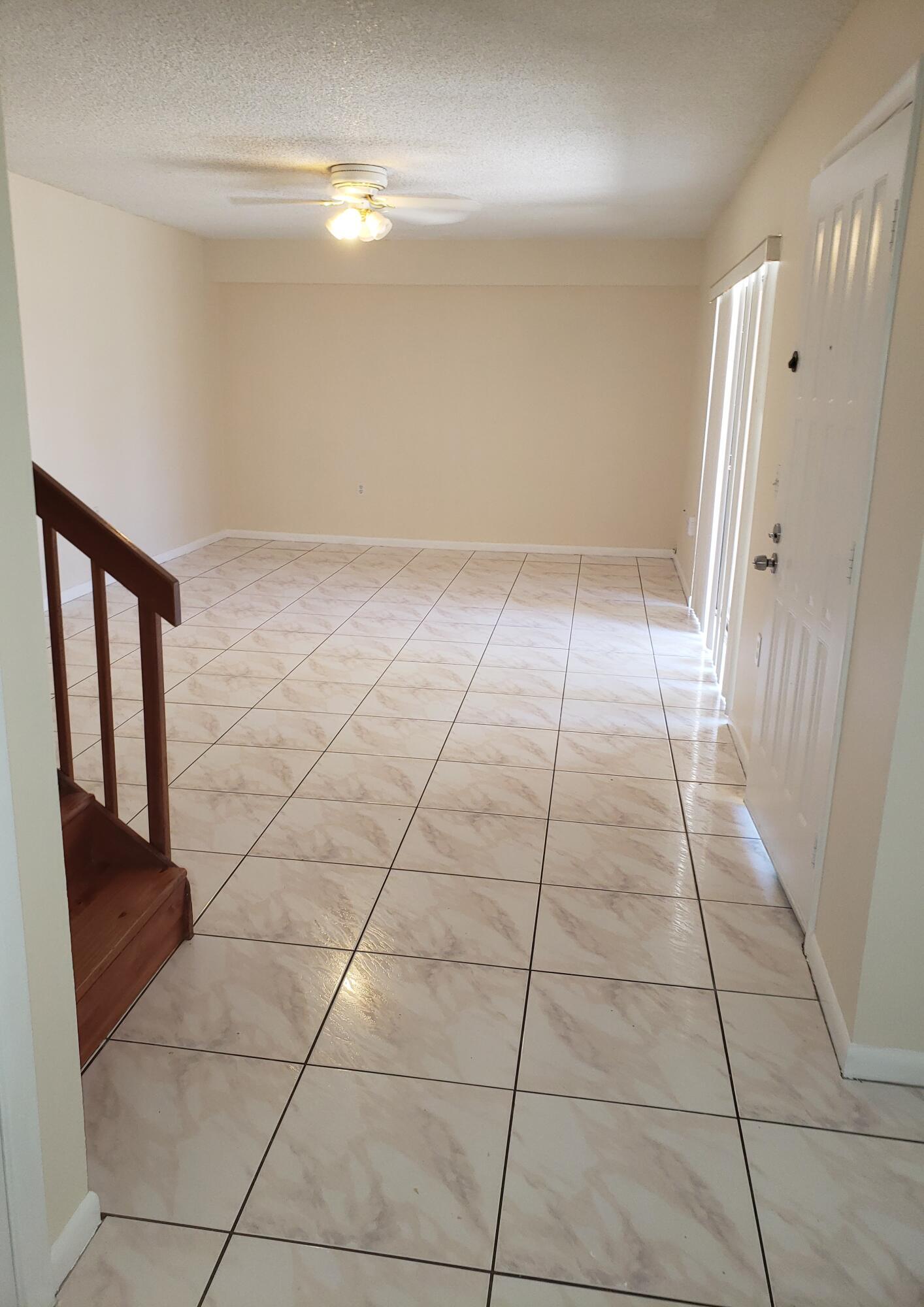 1612 16th Way 1612 Property Photo 5