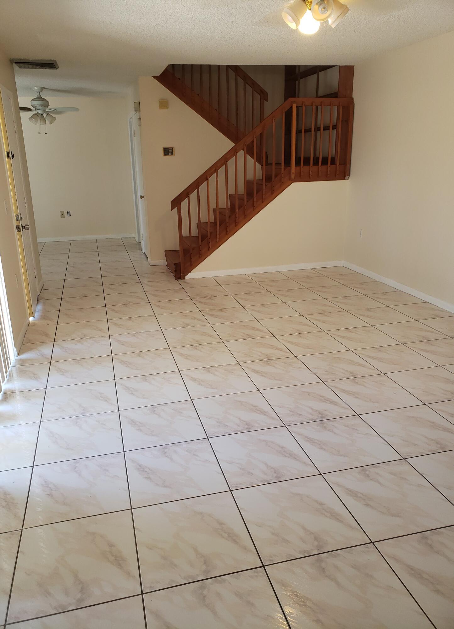 1612 16th Way 1612 Property Photo 6