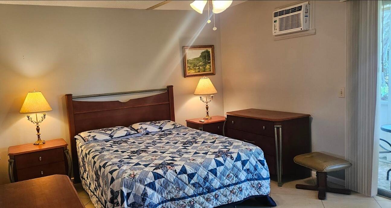 27 Newport B Property Photo 5