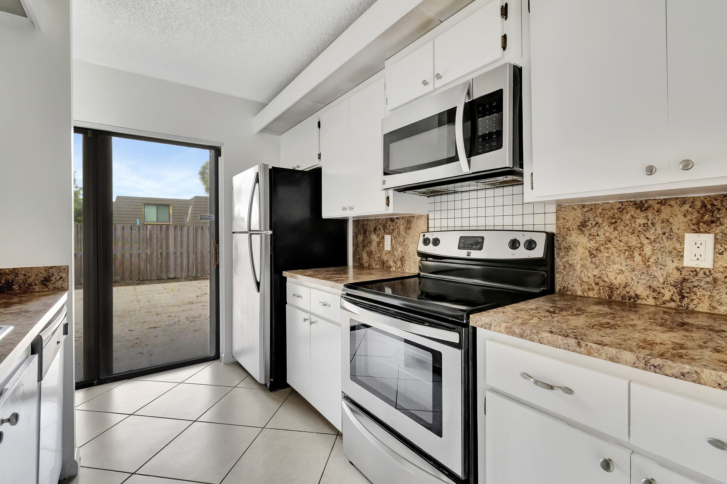 311 3rd Way Property Photo 1