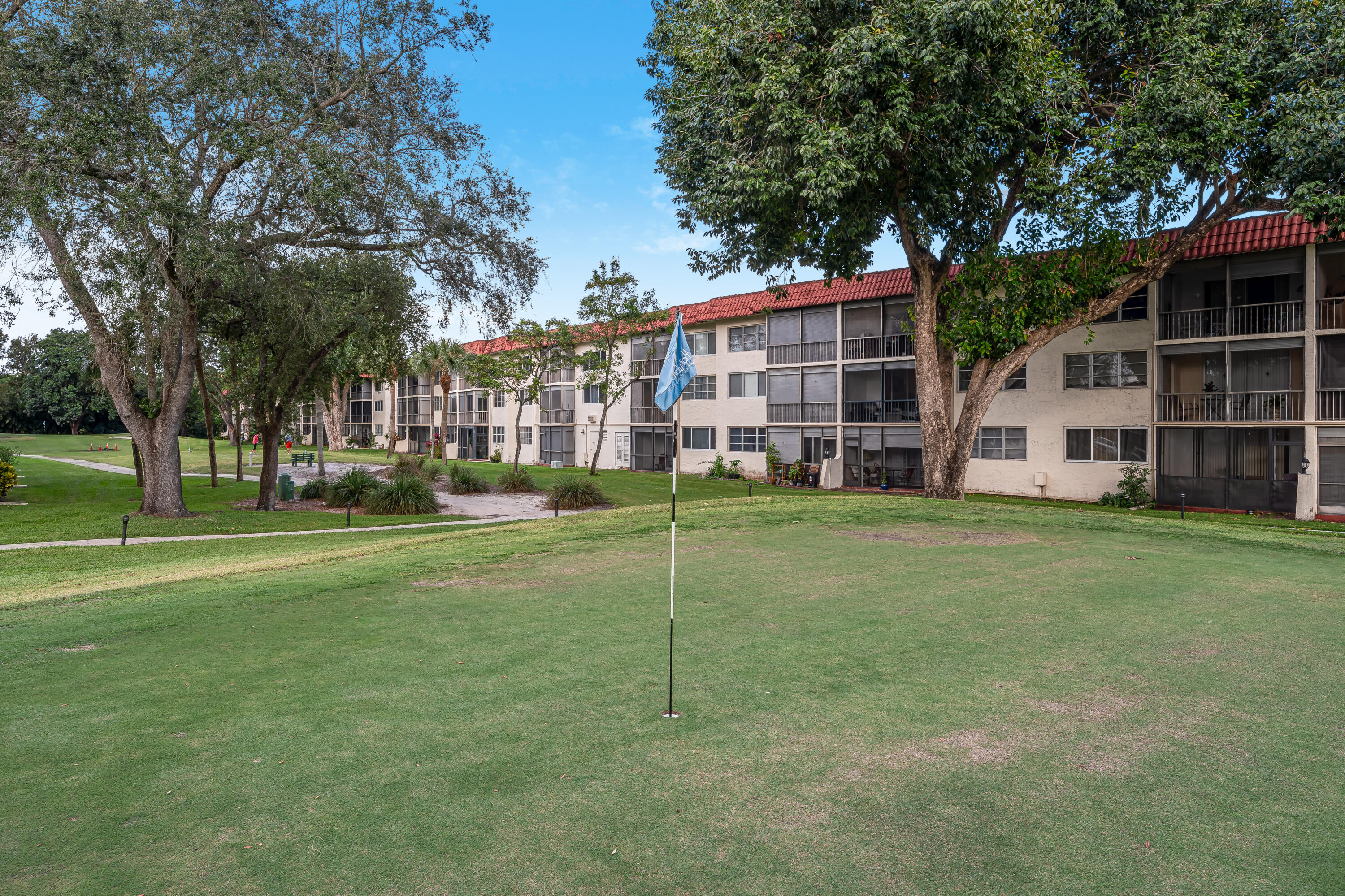 8911 S Hollybrook Boulevard 306 Property Photo 6