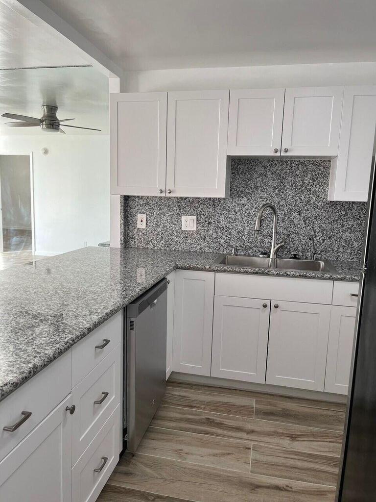 480 Executive Center Drive 4a Property Photo 25