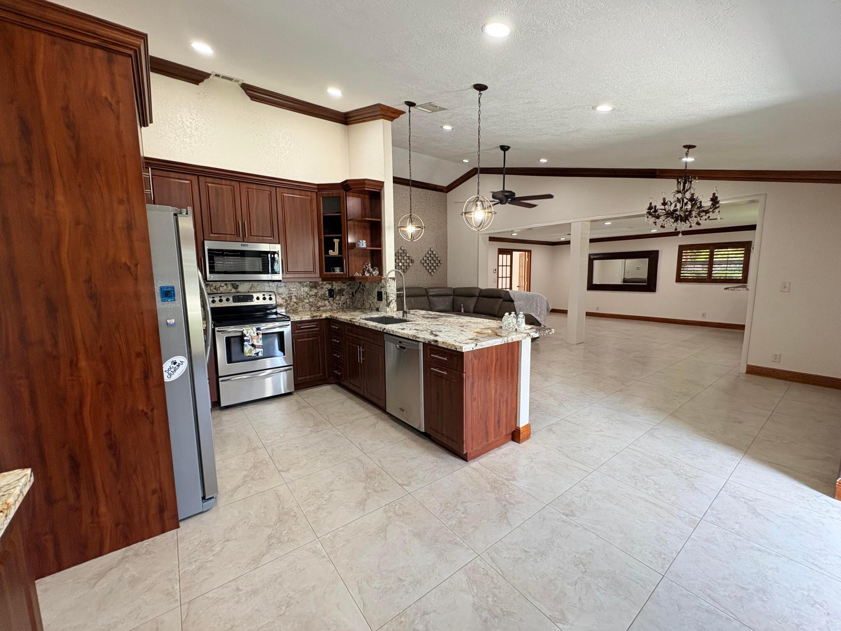 15943 W Wind Circle Property Photo 2
