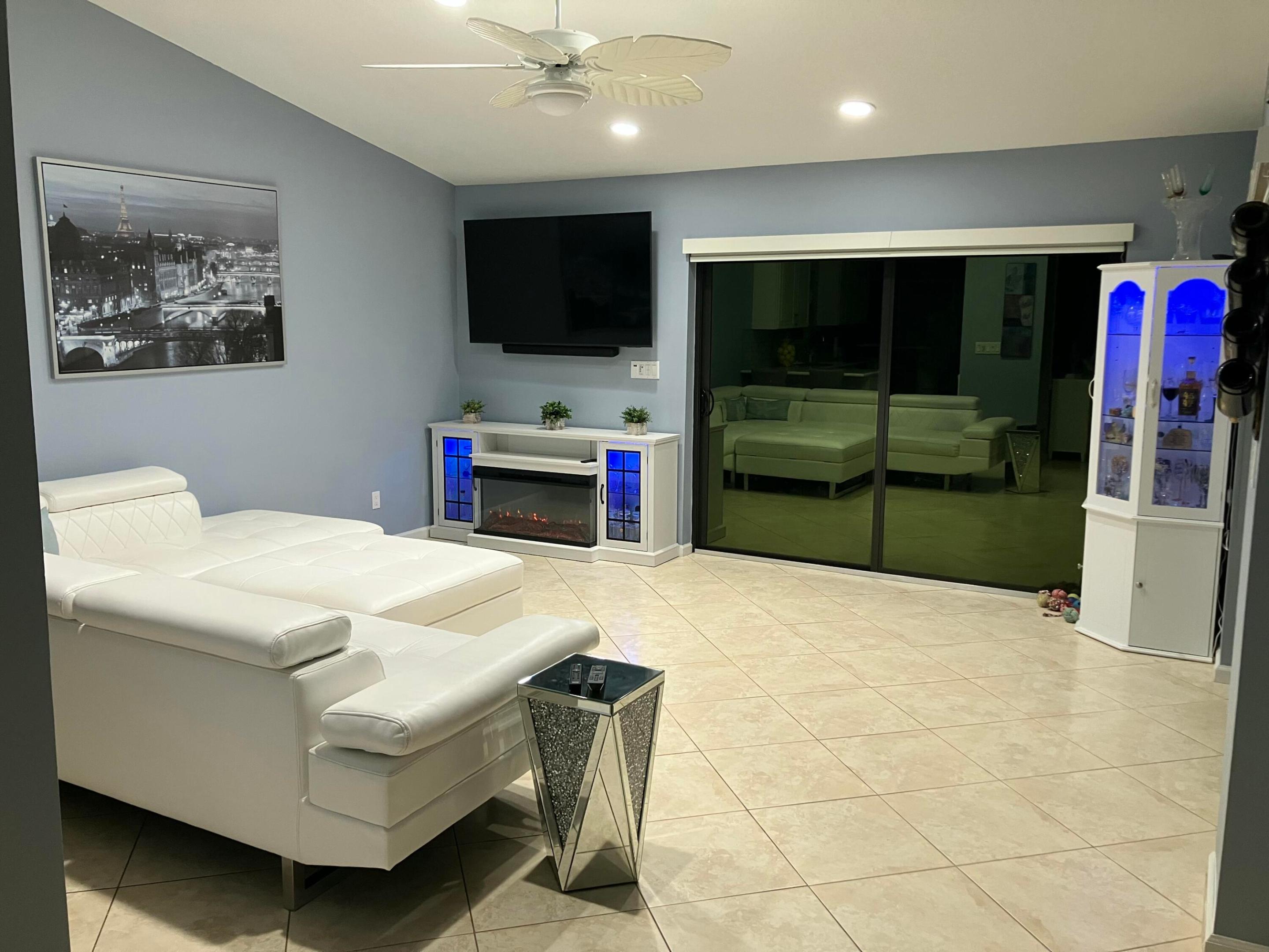 425 Deer Creek Path E Property Photo 9