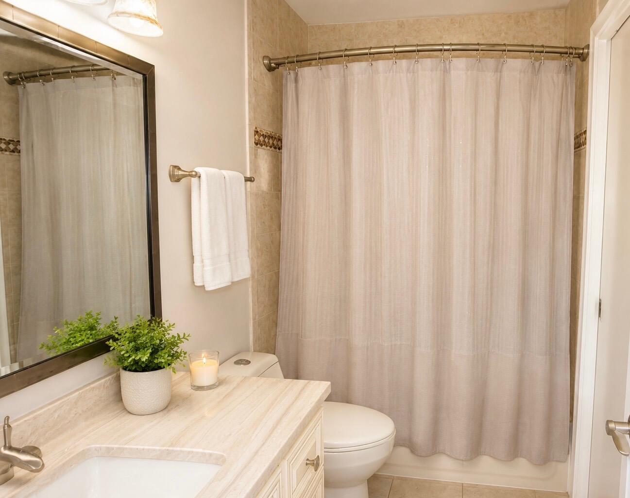 3062 S Oakland Forest Drive 203 Property Photo 11