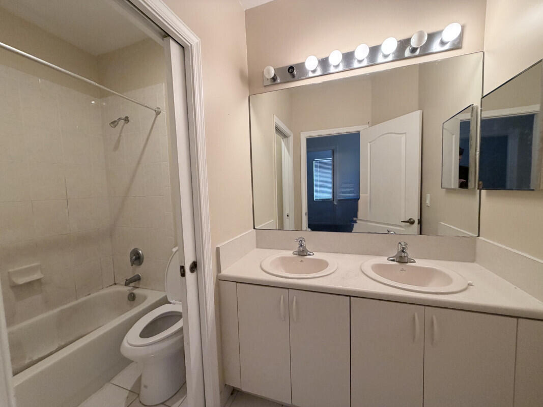 3760 Ne 15th Street Property Photo 12