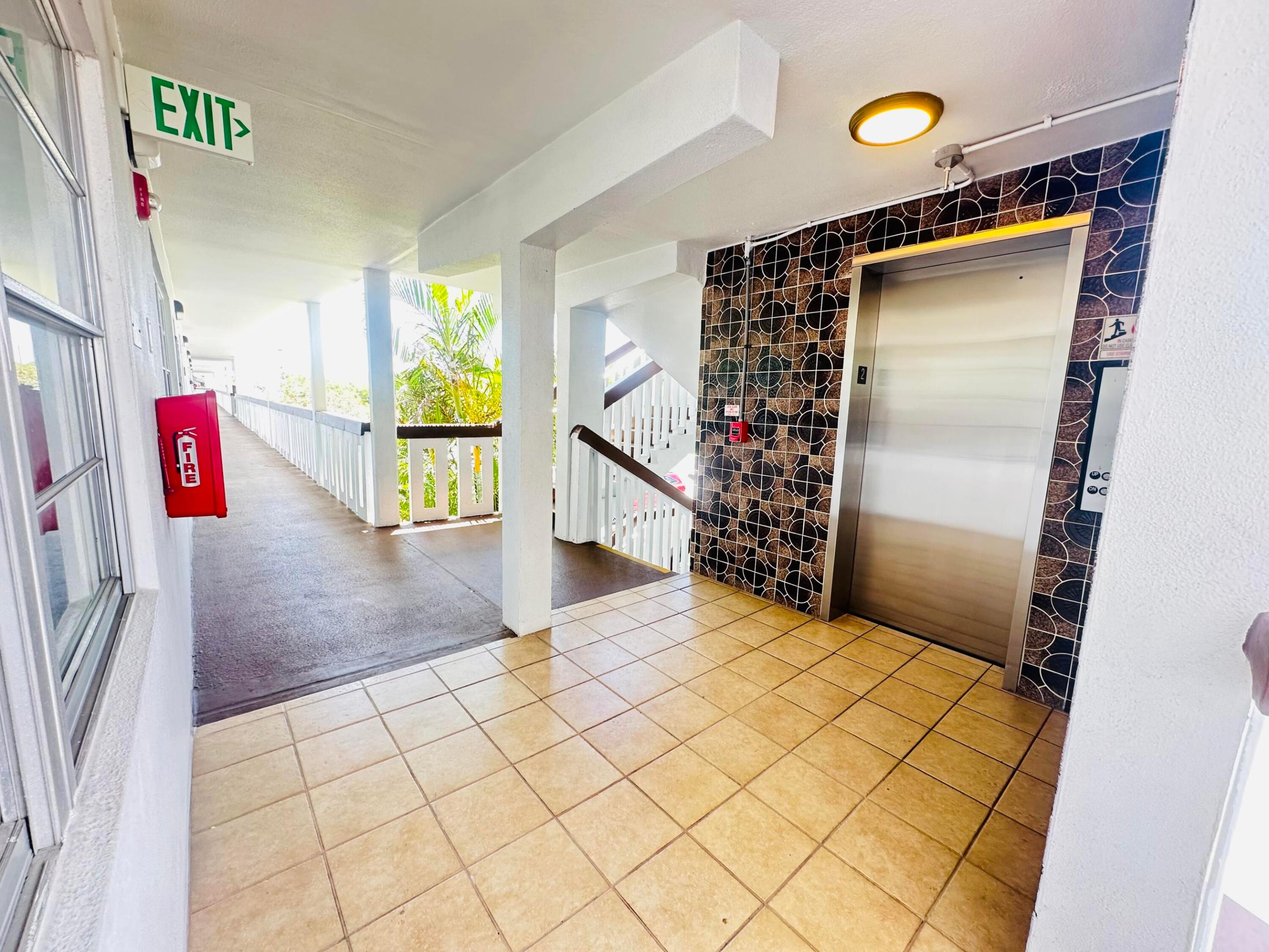 2060 Harwood E Property Photo 2