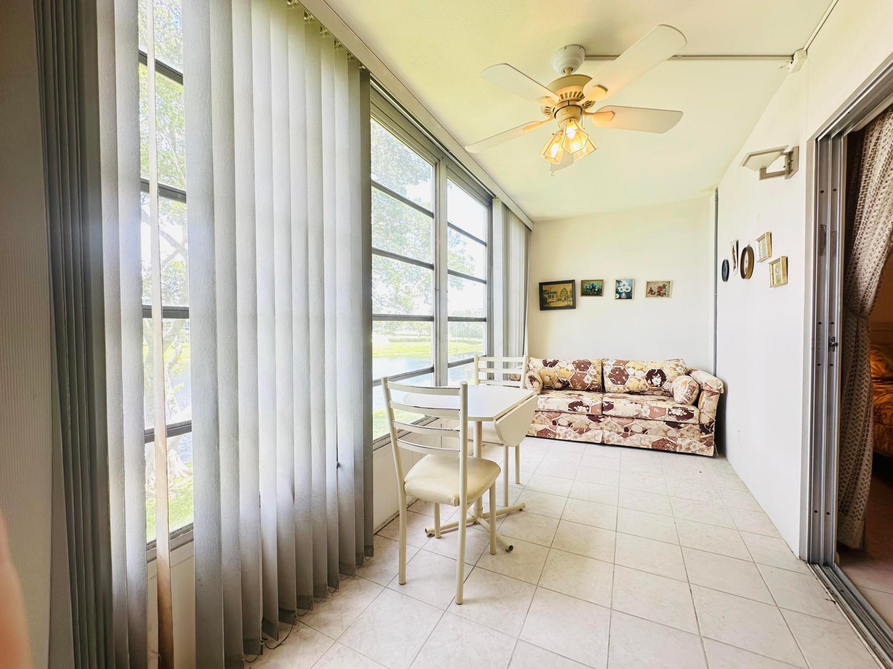 2060 Harwood E Property Photo 20