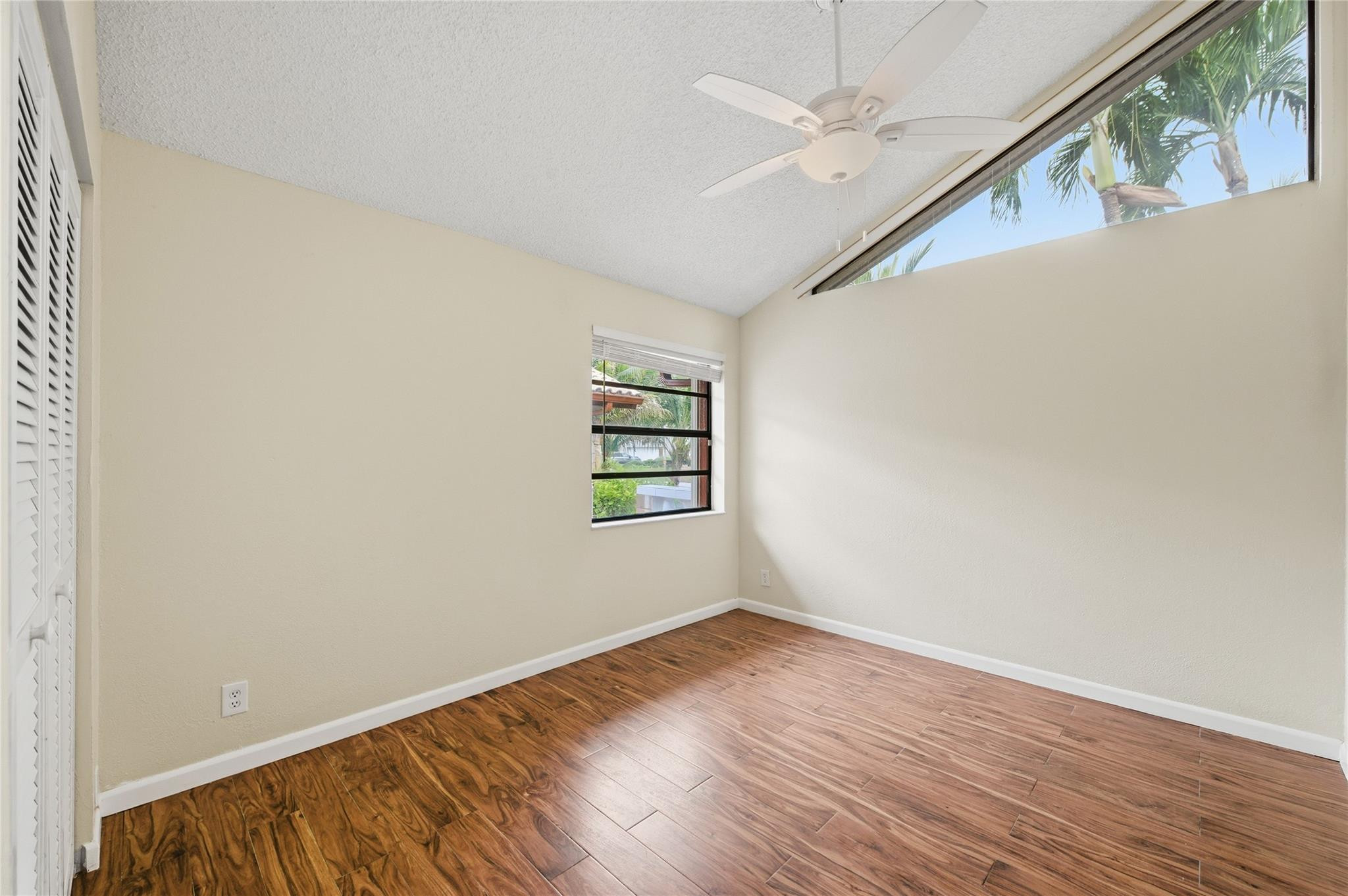 10949 Nw 1st Manor Property Photo 28