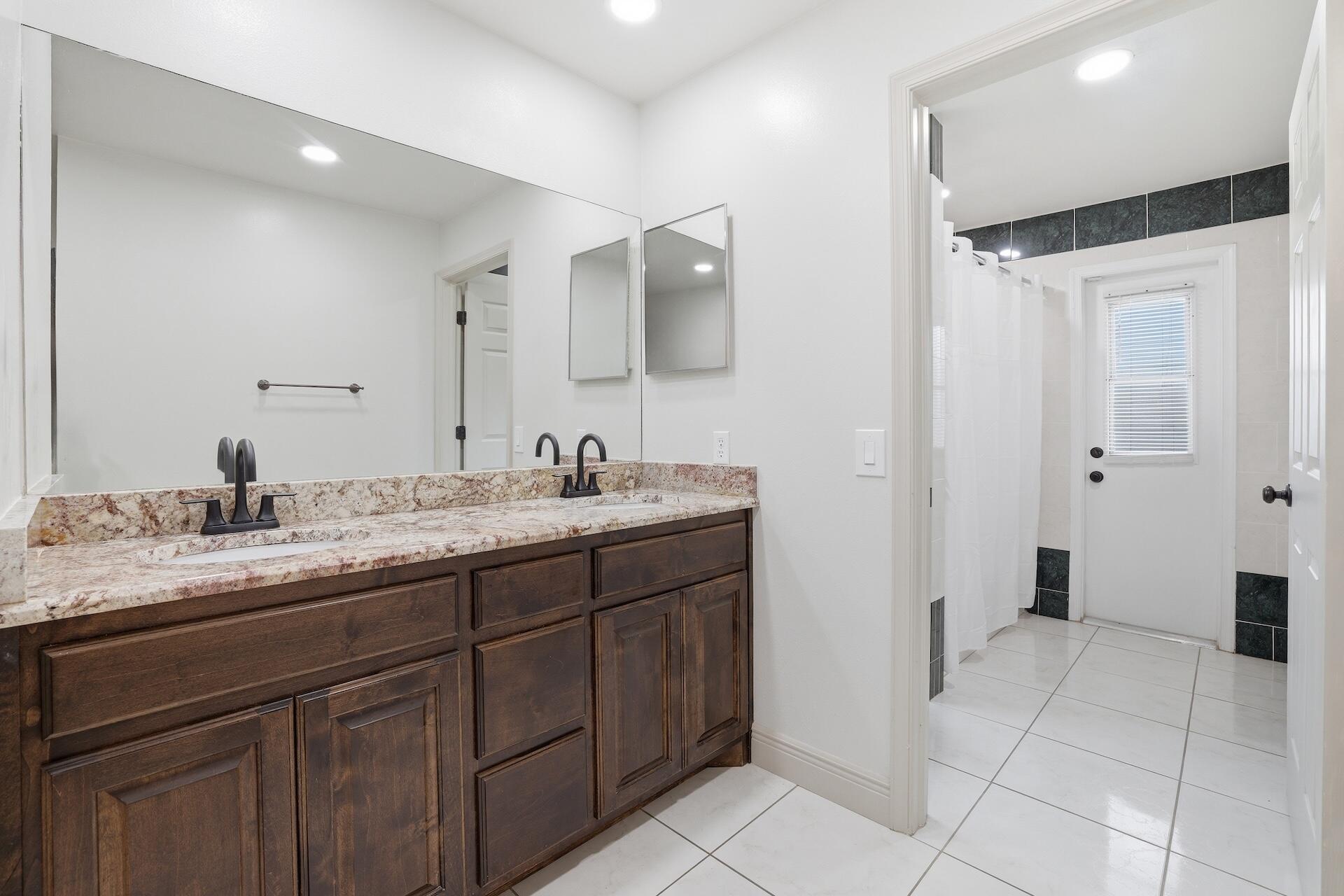 15600 Rolling Meadows Circle Property Photo 12