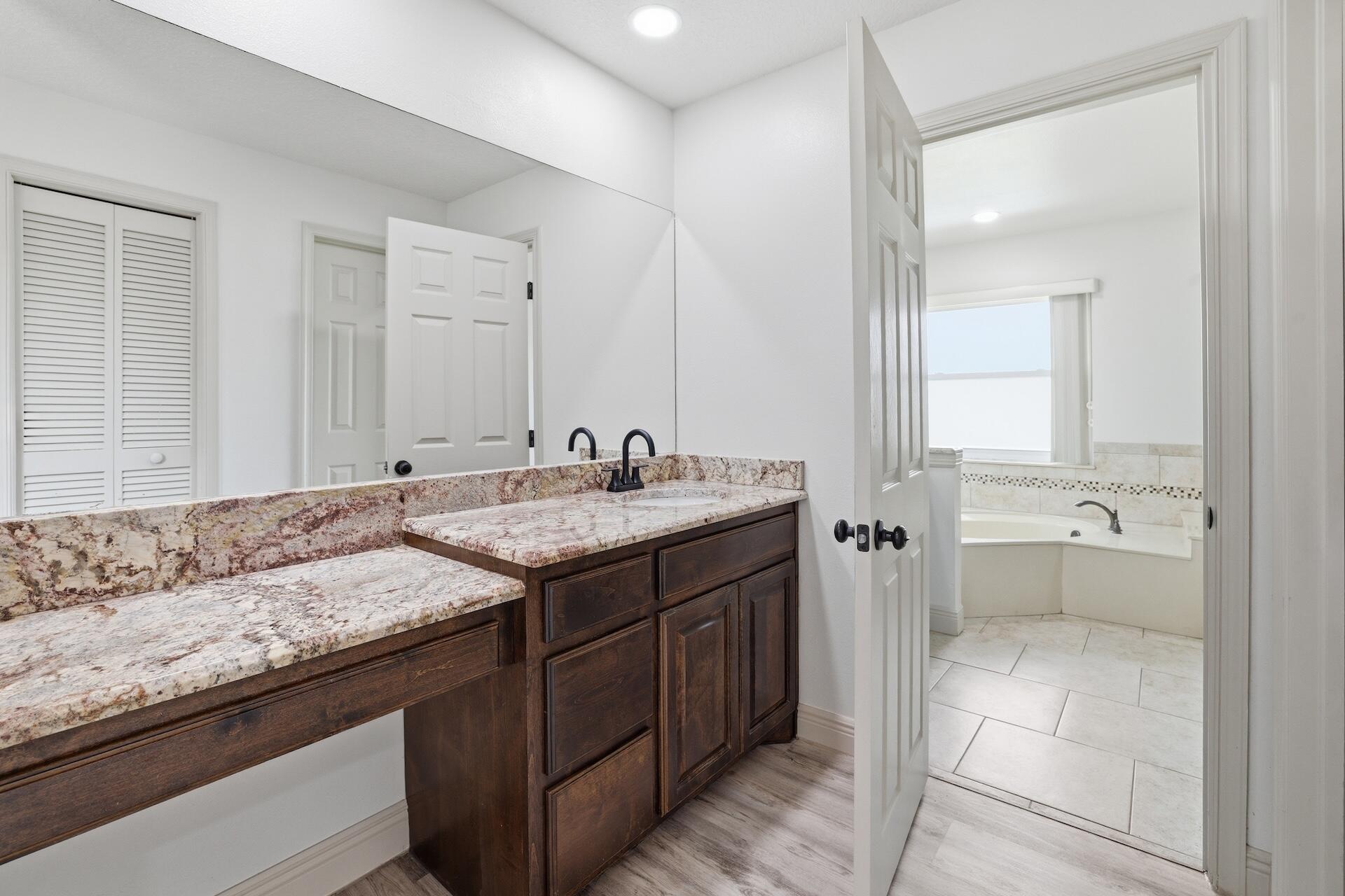 15600 Rolling Meadows Circle Property Photo 21