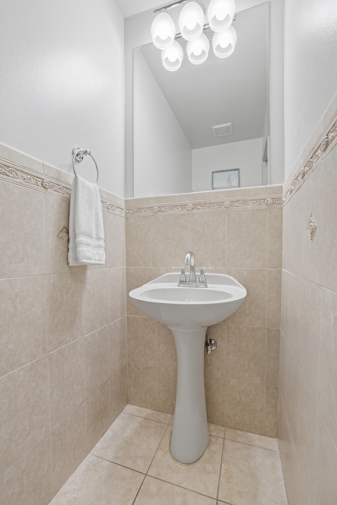 15600 Rolling Meadows Circle Property Photo 29