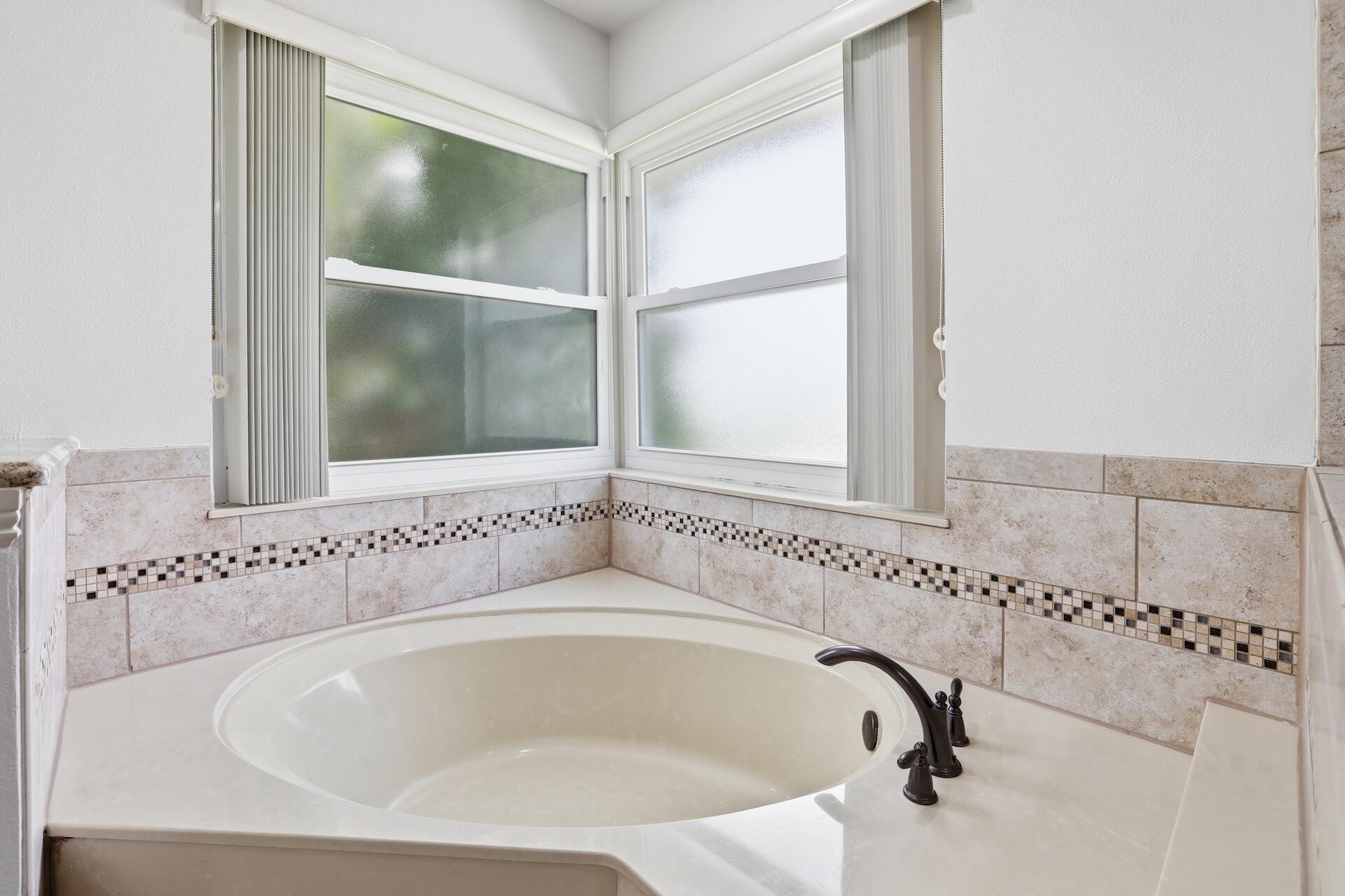 15600 Rolling Meadows Circle Property Photo 31