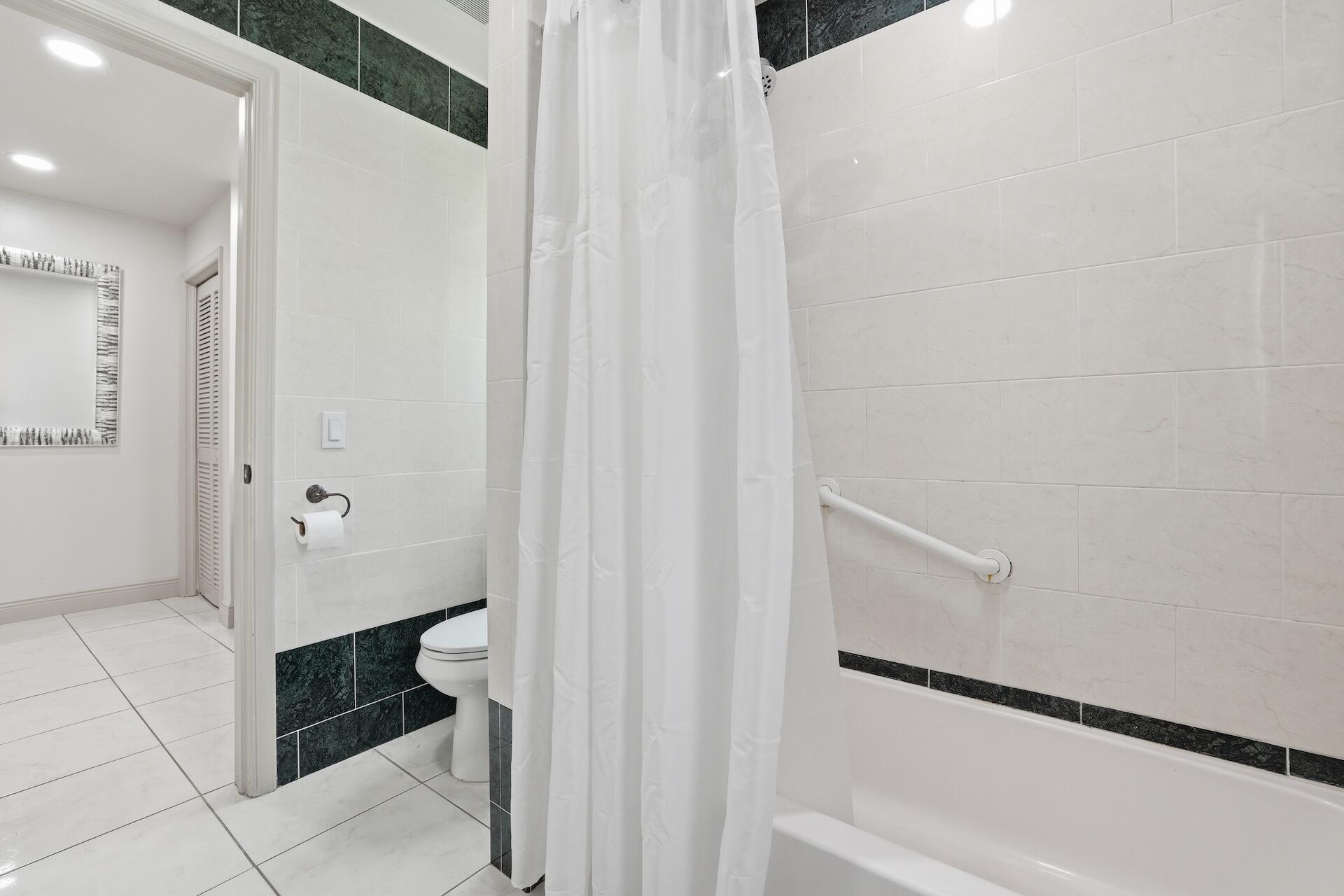 15600 Rolling Meadows Circle Property Photo 33