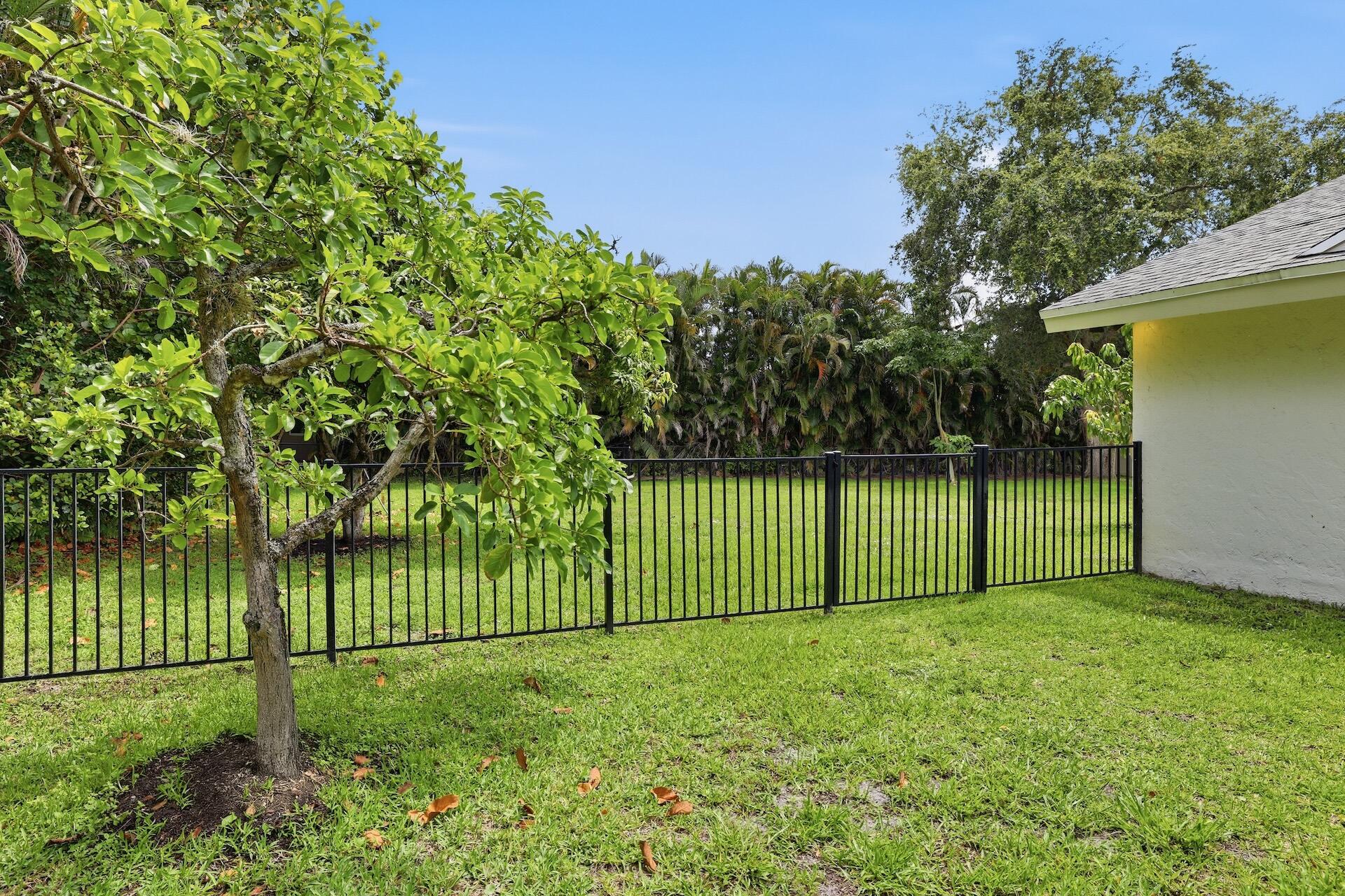 15600 Rolling Meadows Circle Property Photo 37